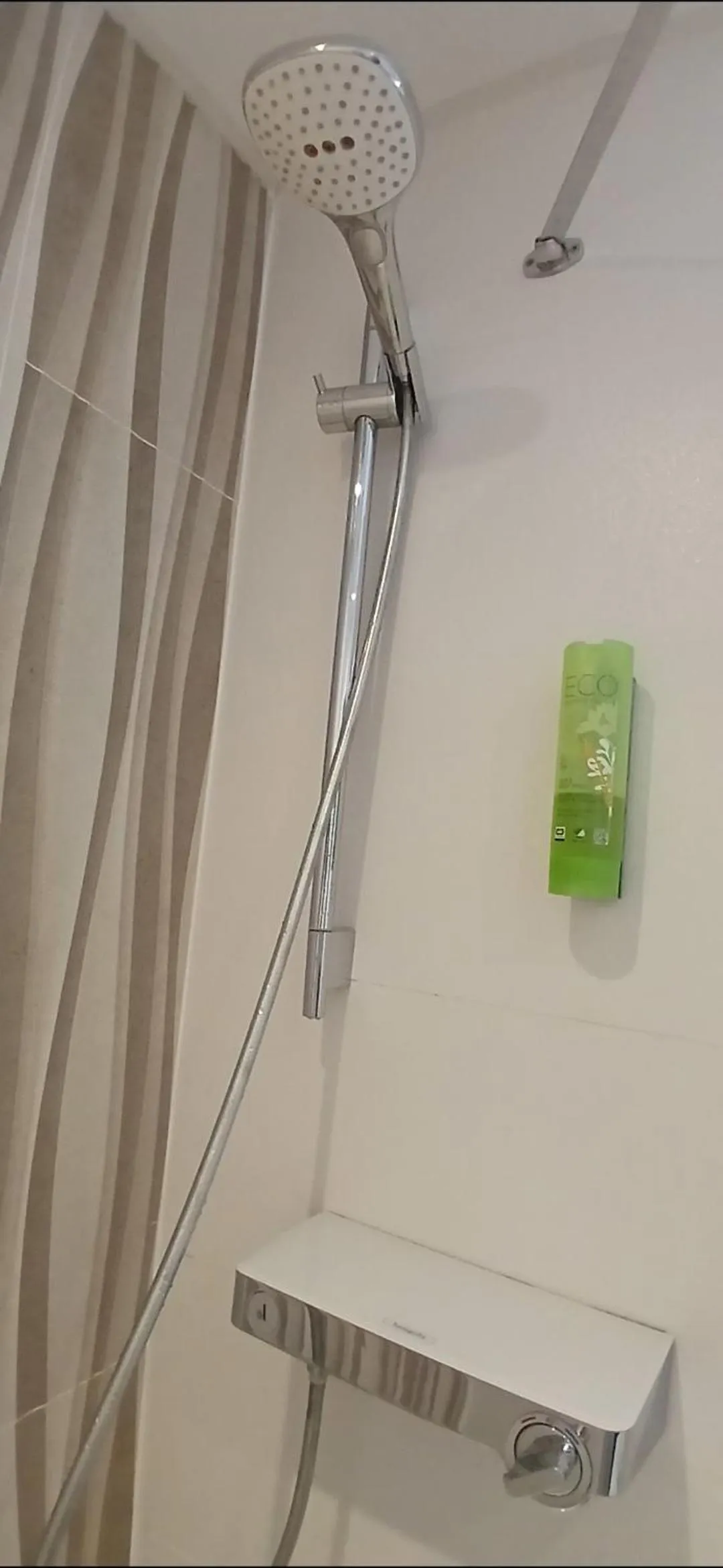 Bathroom in greet Hotel Marseille Provence Aéroport