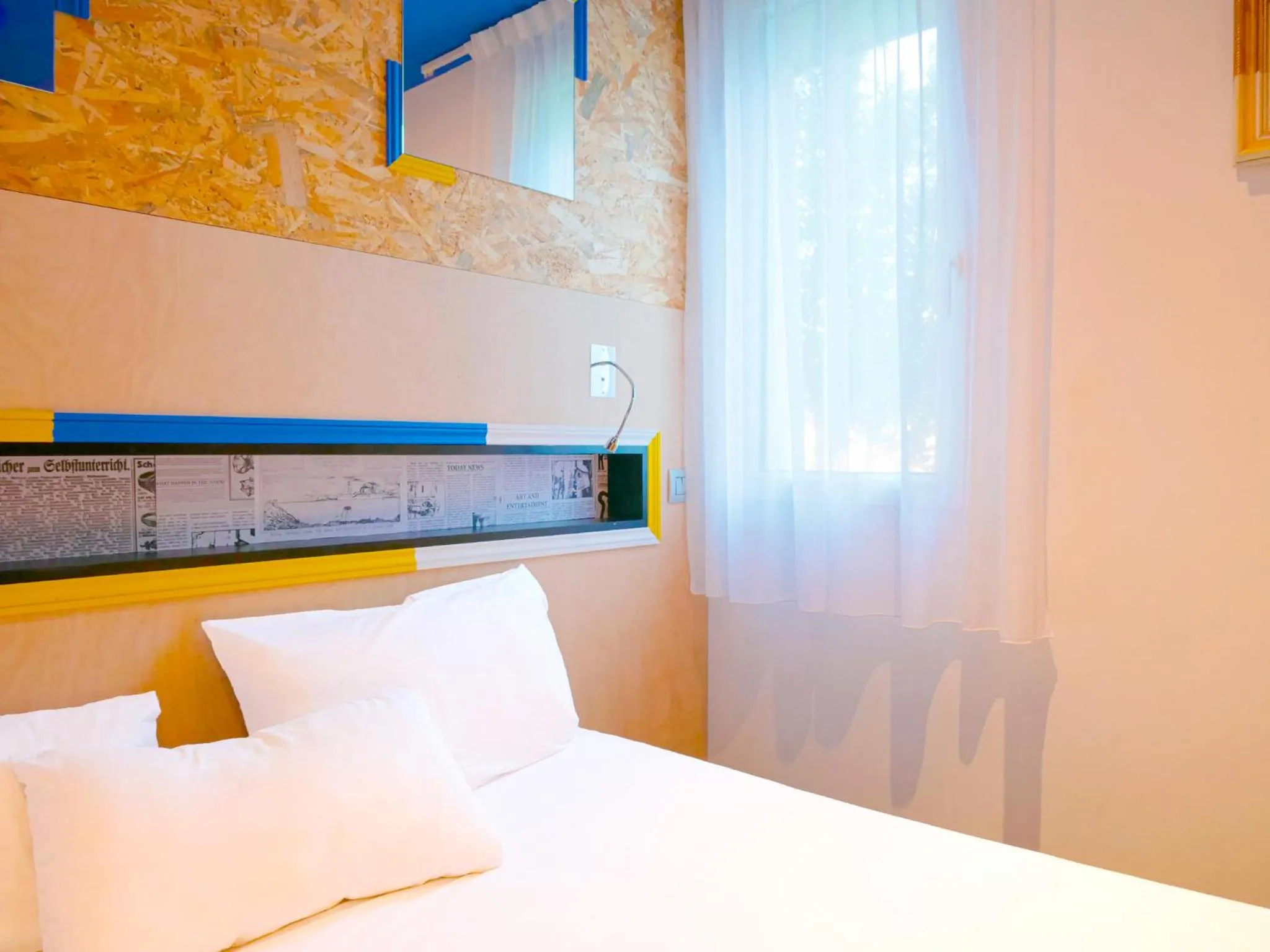 Bedroom, Bed in greet Hotel Marseille Provence Aéroport