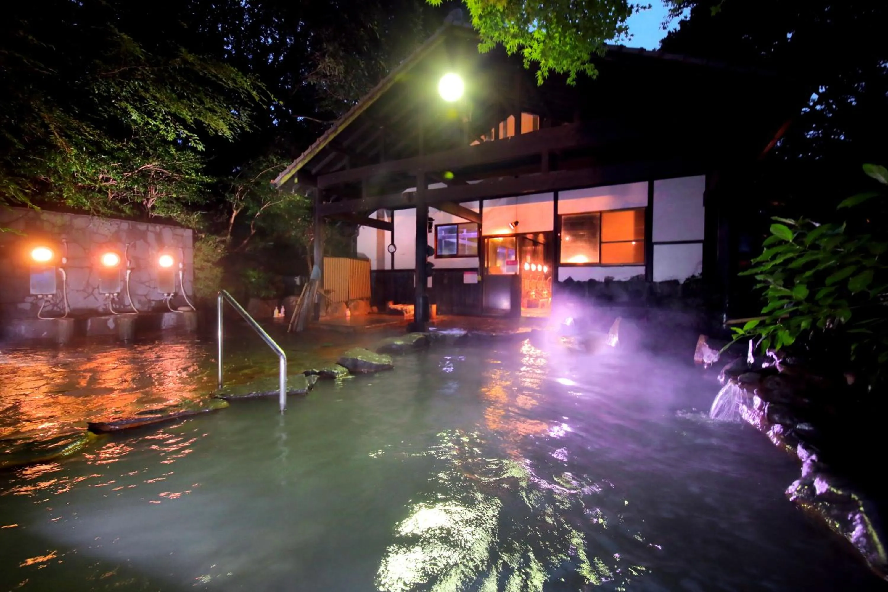 Hot Spring Bath in Sakura Sakura Onsen