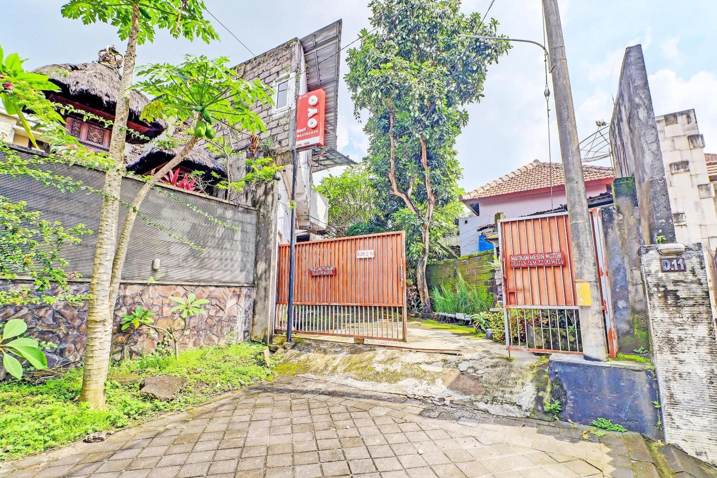 Facade/entrance in Hotel O Gusti Residence