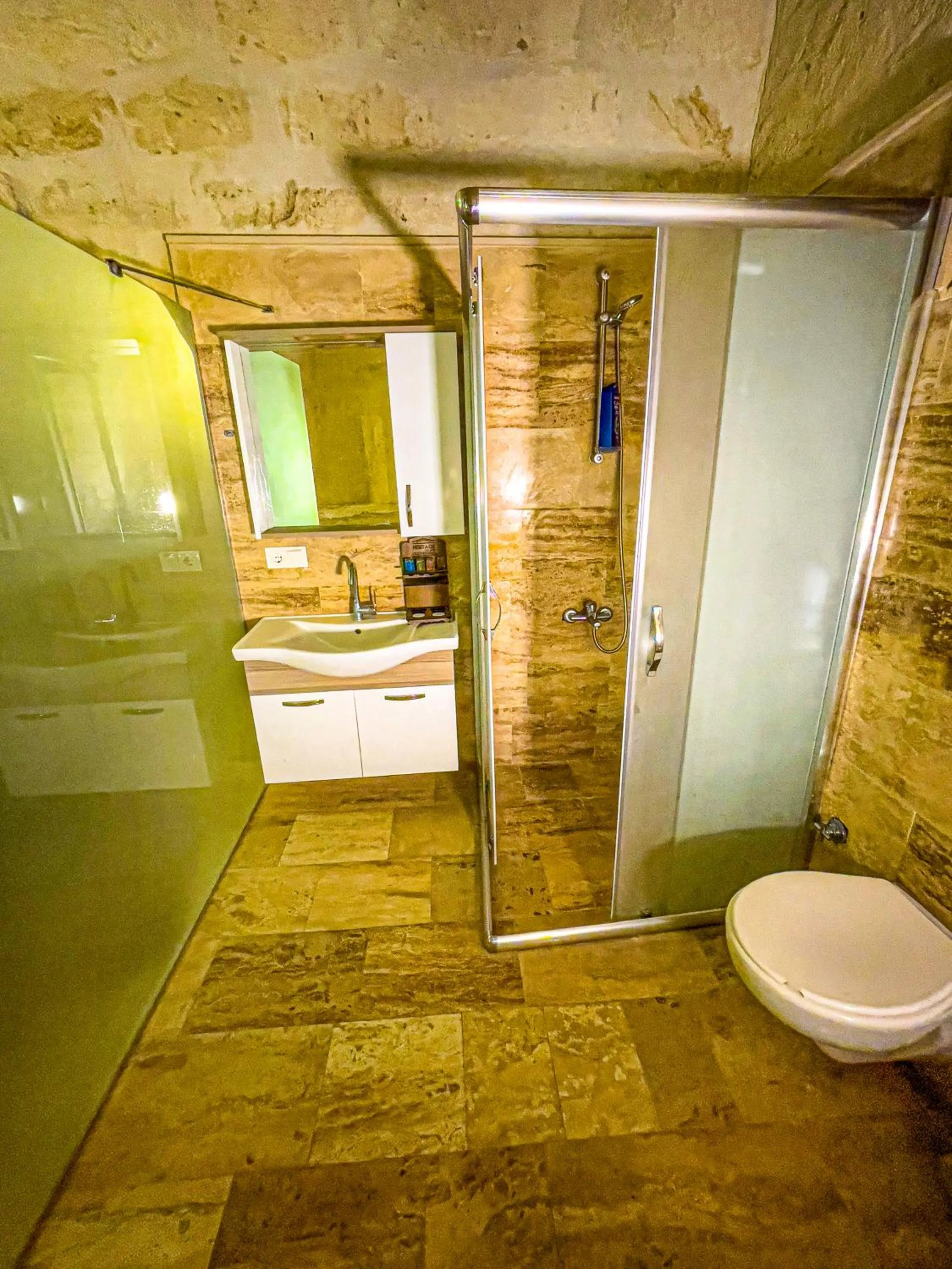 Shower in Heritage Cave Suites