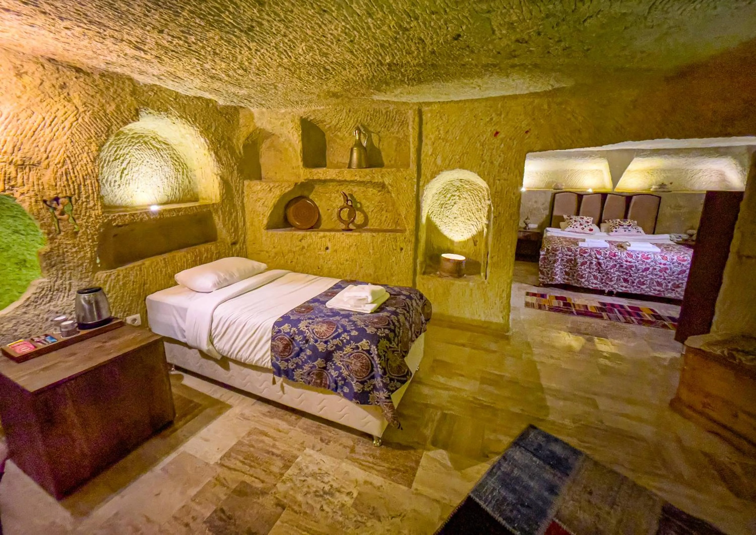 Bedroom, Bed in Heritage Cave Suites