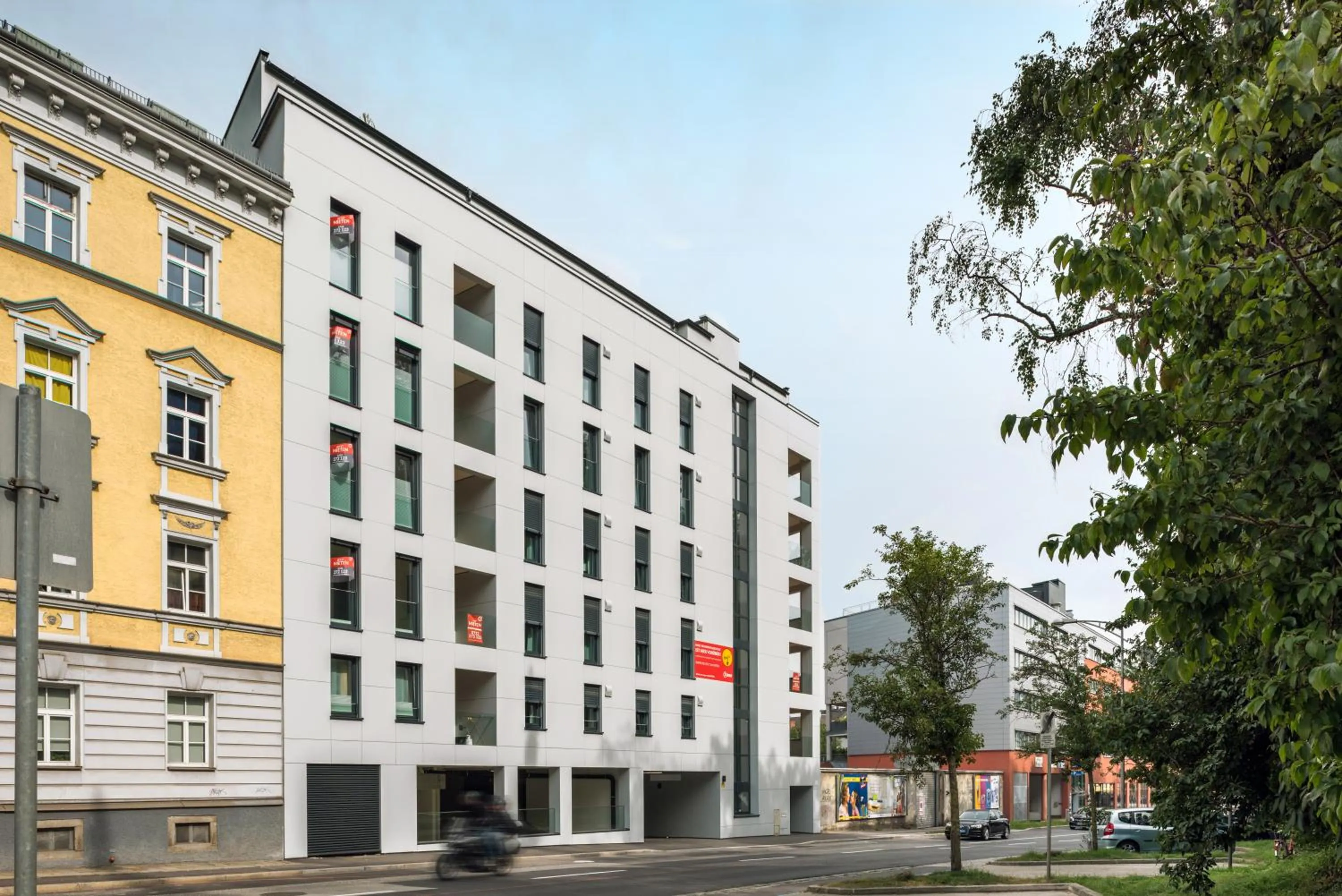Property building in Limehome Linz Hopfengasse