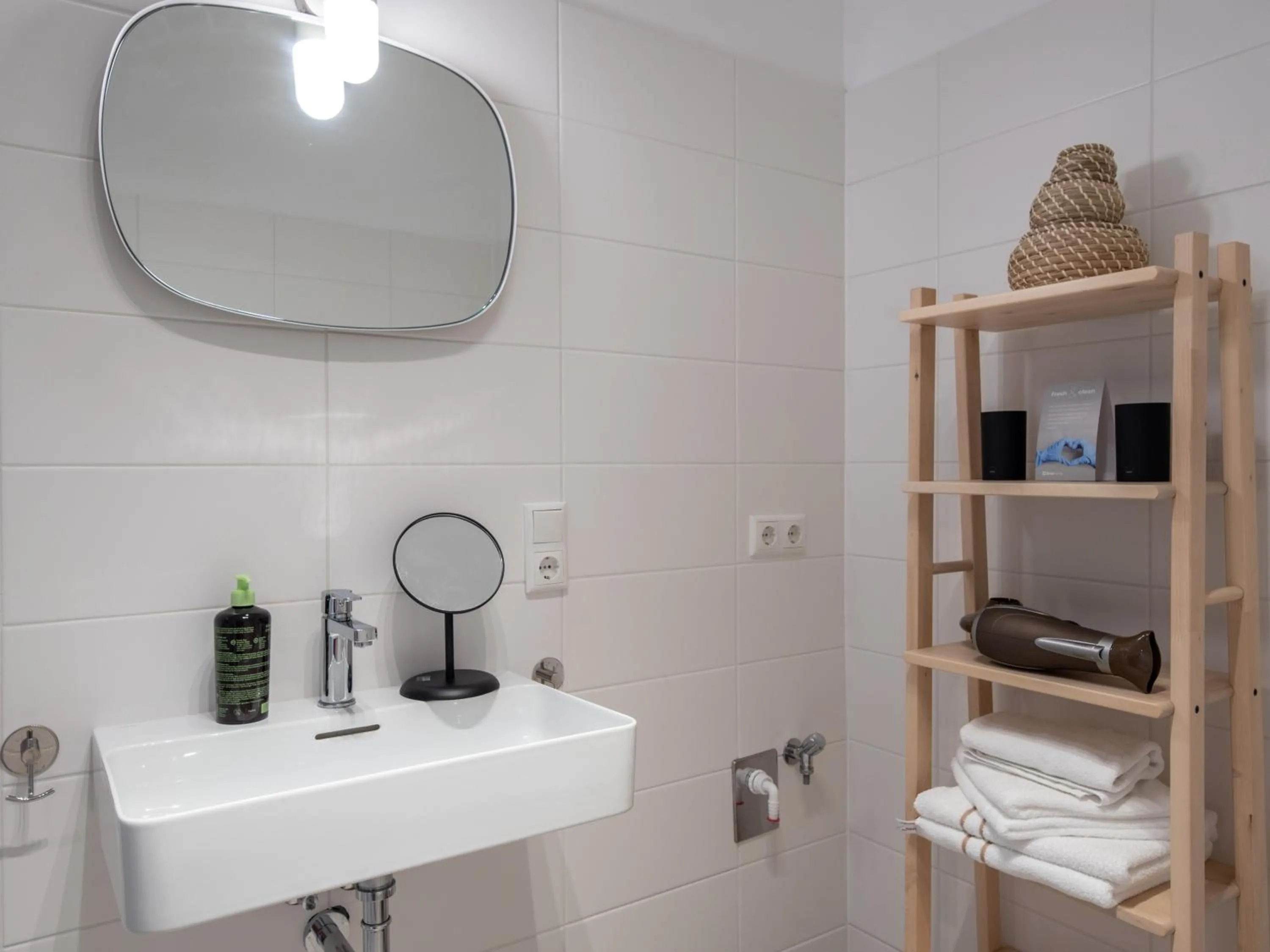 Bathroom in Limehome Linz Hopfengasse