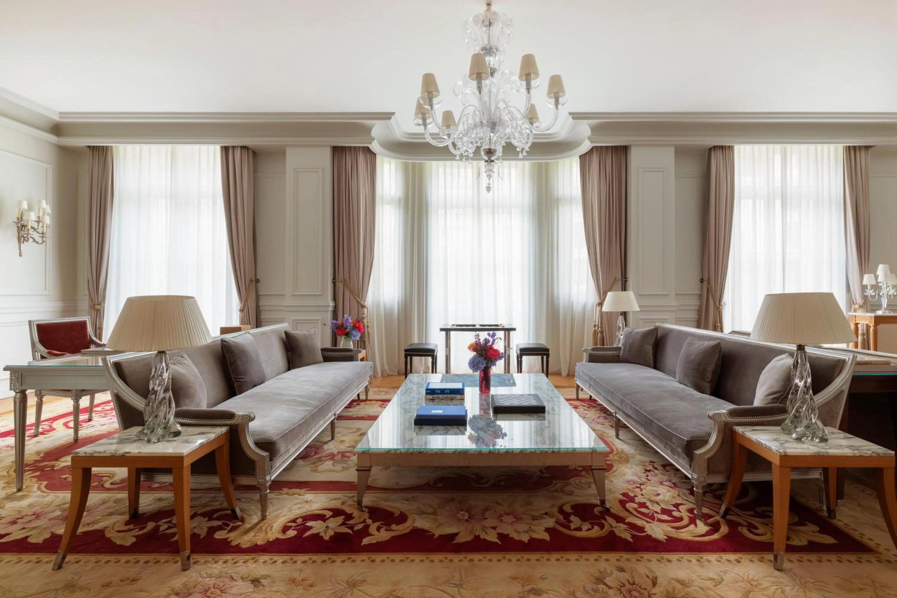 Living room in Hôtel Le Royal Monceau Raffles Paris