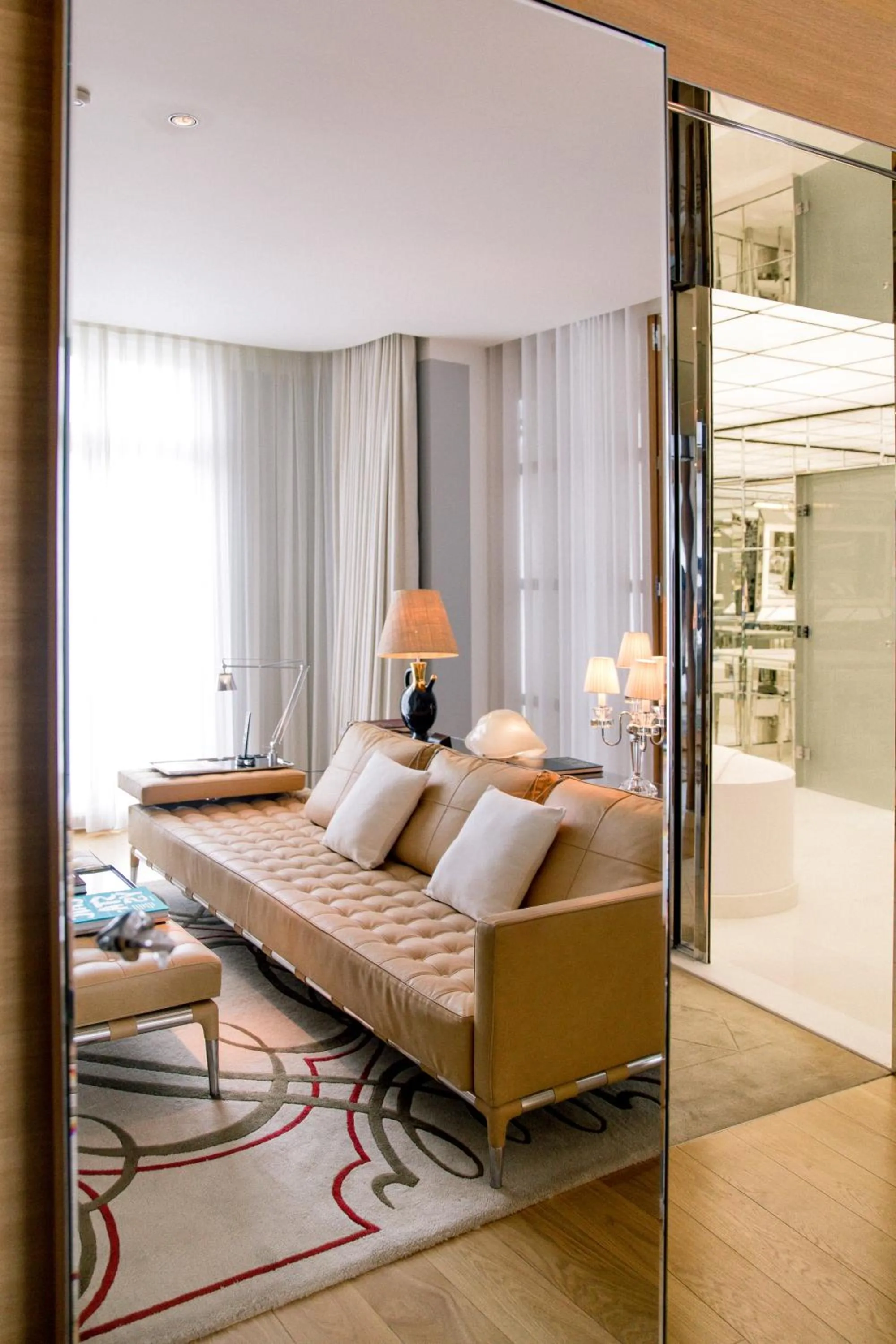 Seating area, Bed in Hôtel Le Royal Monceau Raffles Paris