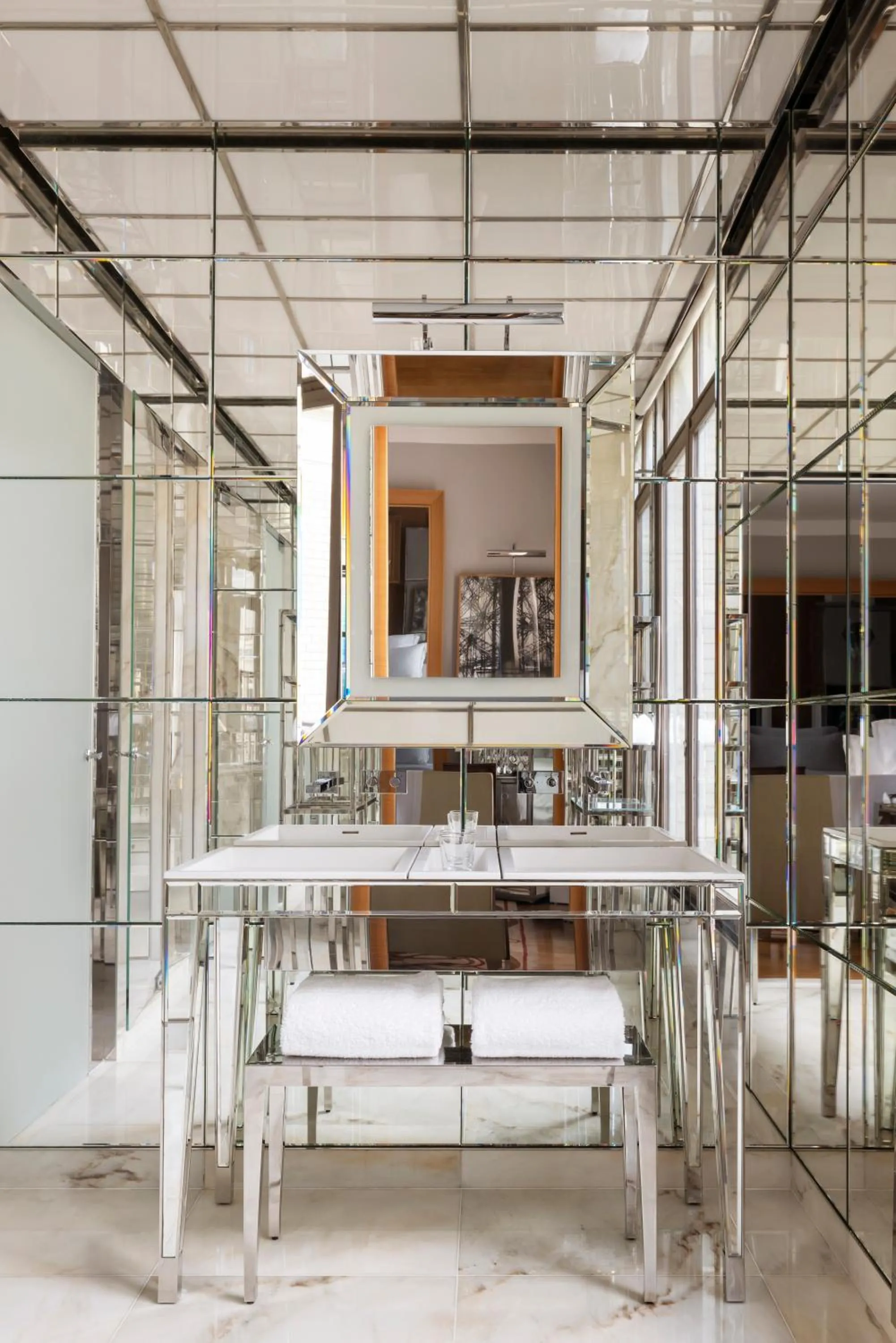 Bathroom in Hôtel Le Royal Monceau Raffles Paris