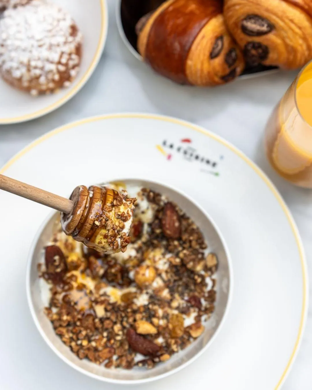 Breakfast in Hôtel Le Royal Monceau Raffles Paris