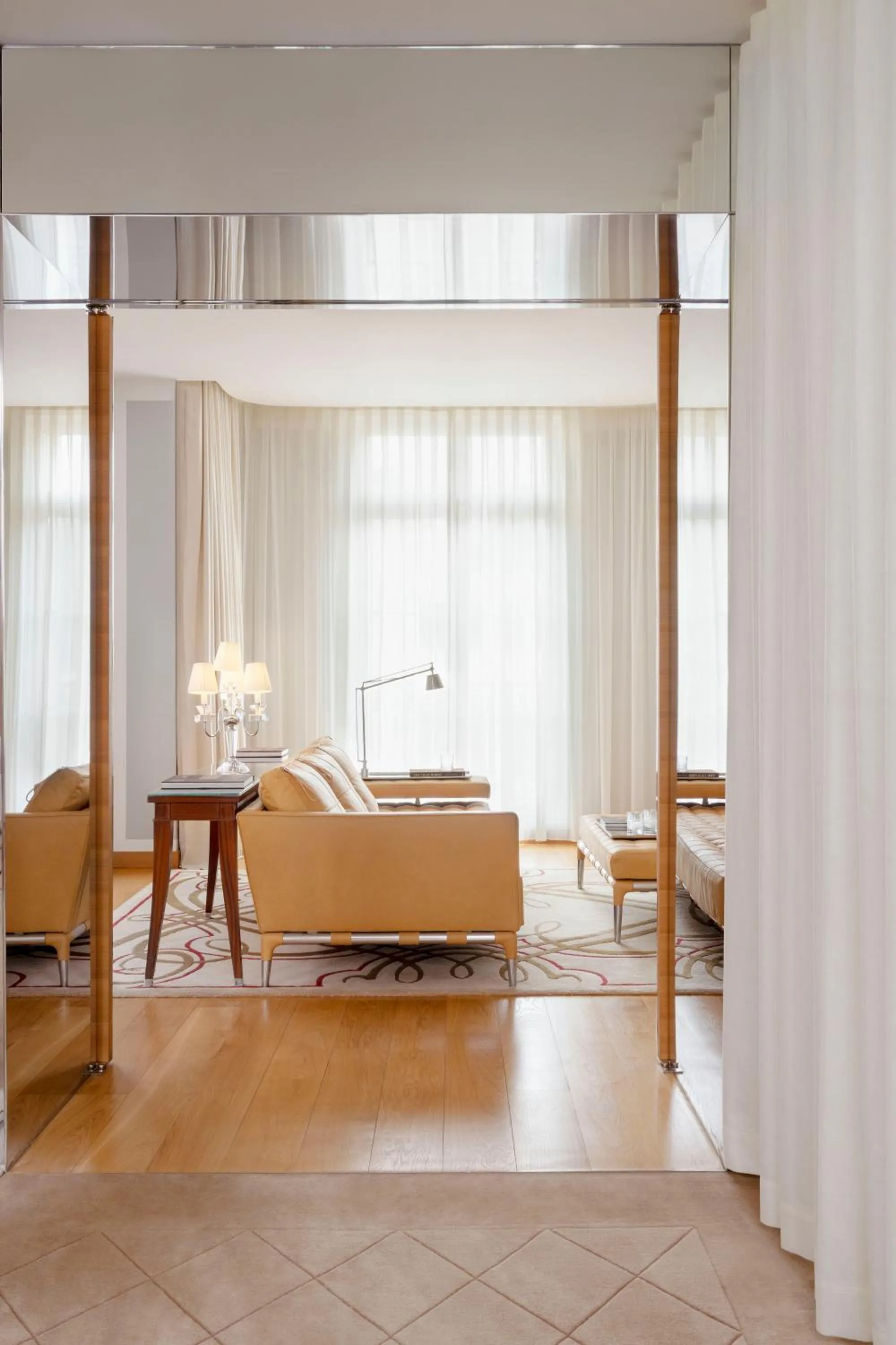 Seating area, Bed in Hôtel Le Royal Monceau Raffles Paris