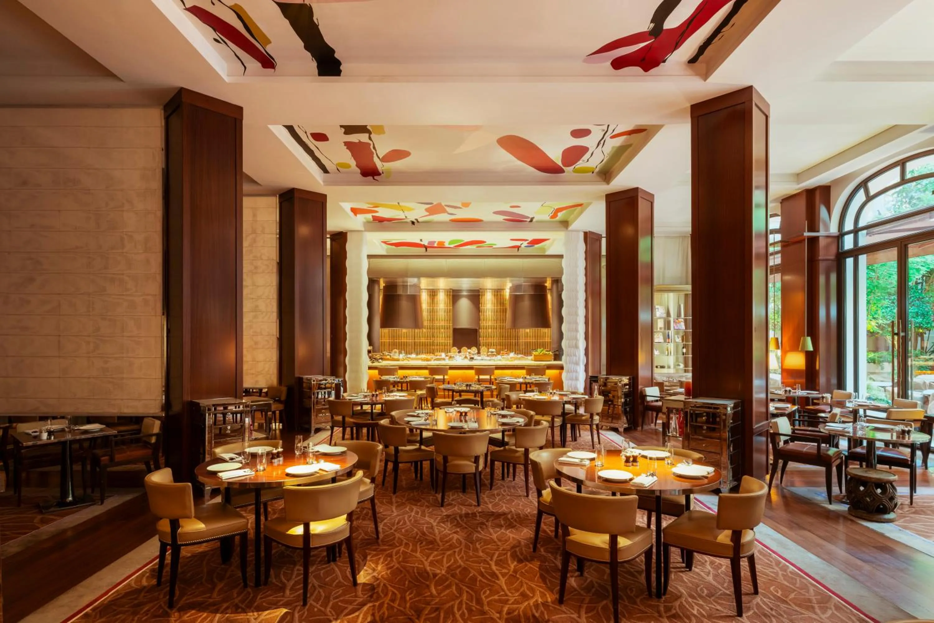 Breakfast in Hôtel Le Royal Monceau Raffles Paris