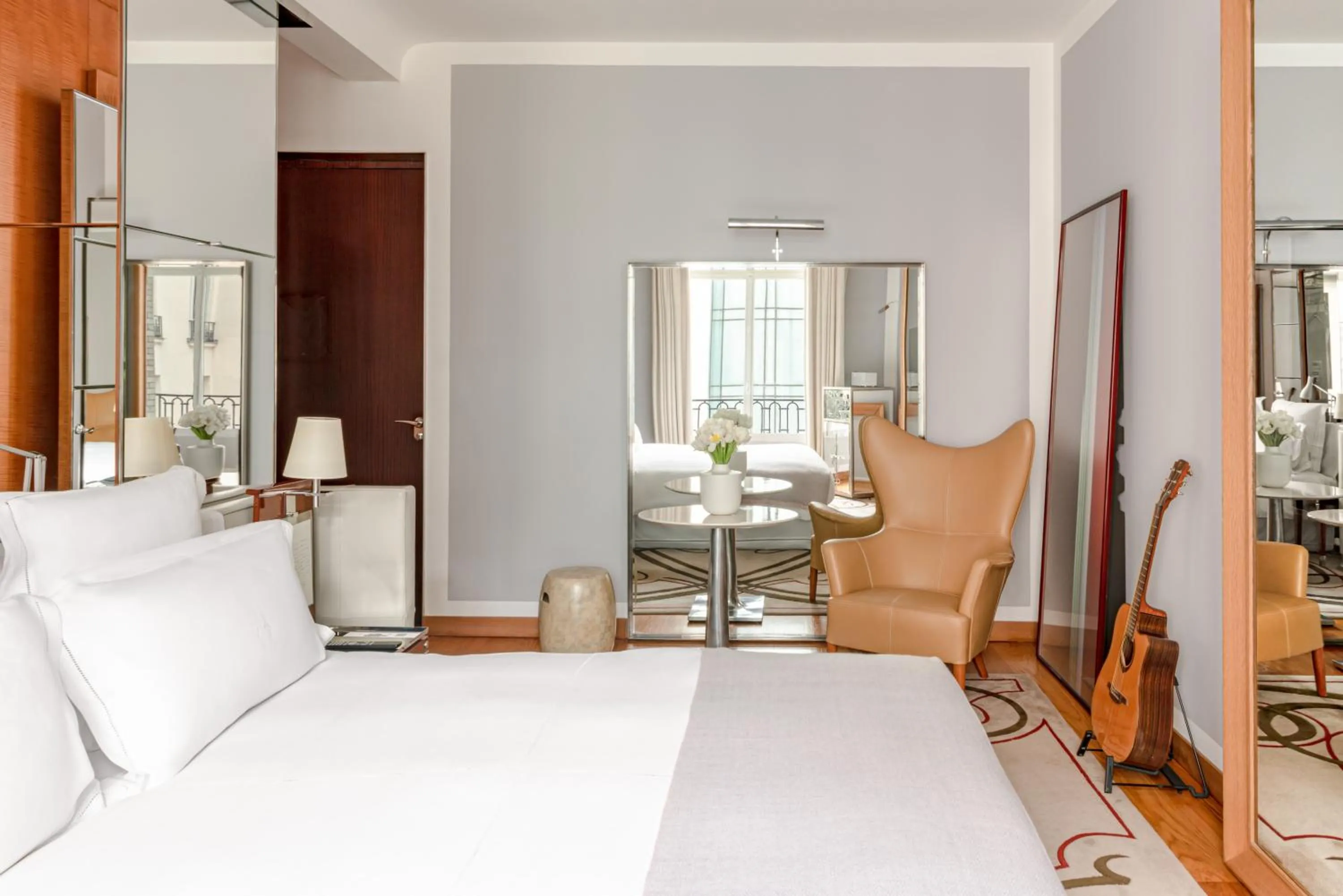 Bedroom, Bed in Hôtel Le Royal Monceau Raffles Paris