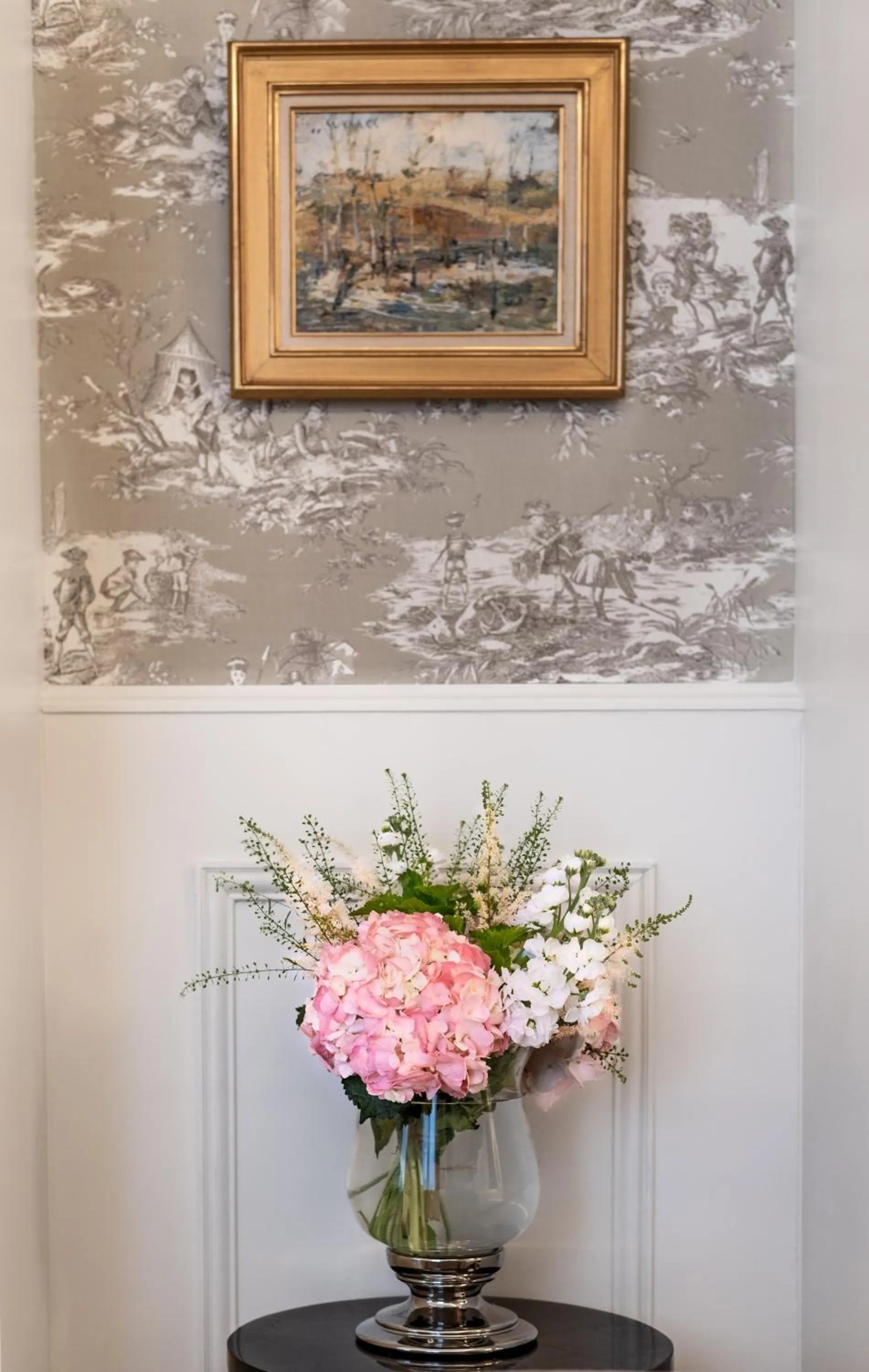 Decorative detail in Hotel Cambon