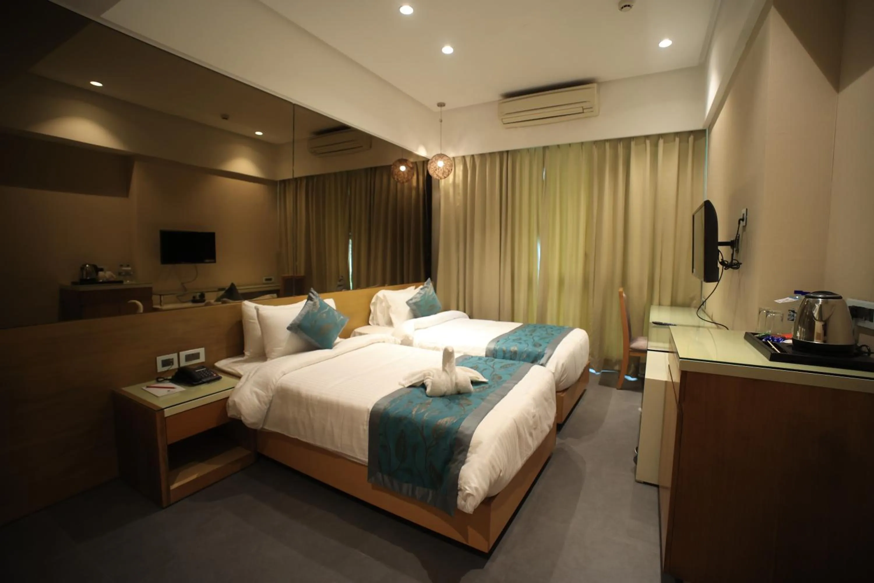 Photo of the whole room, Bed in The Byke Delotel