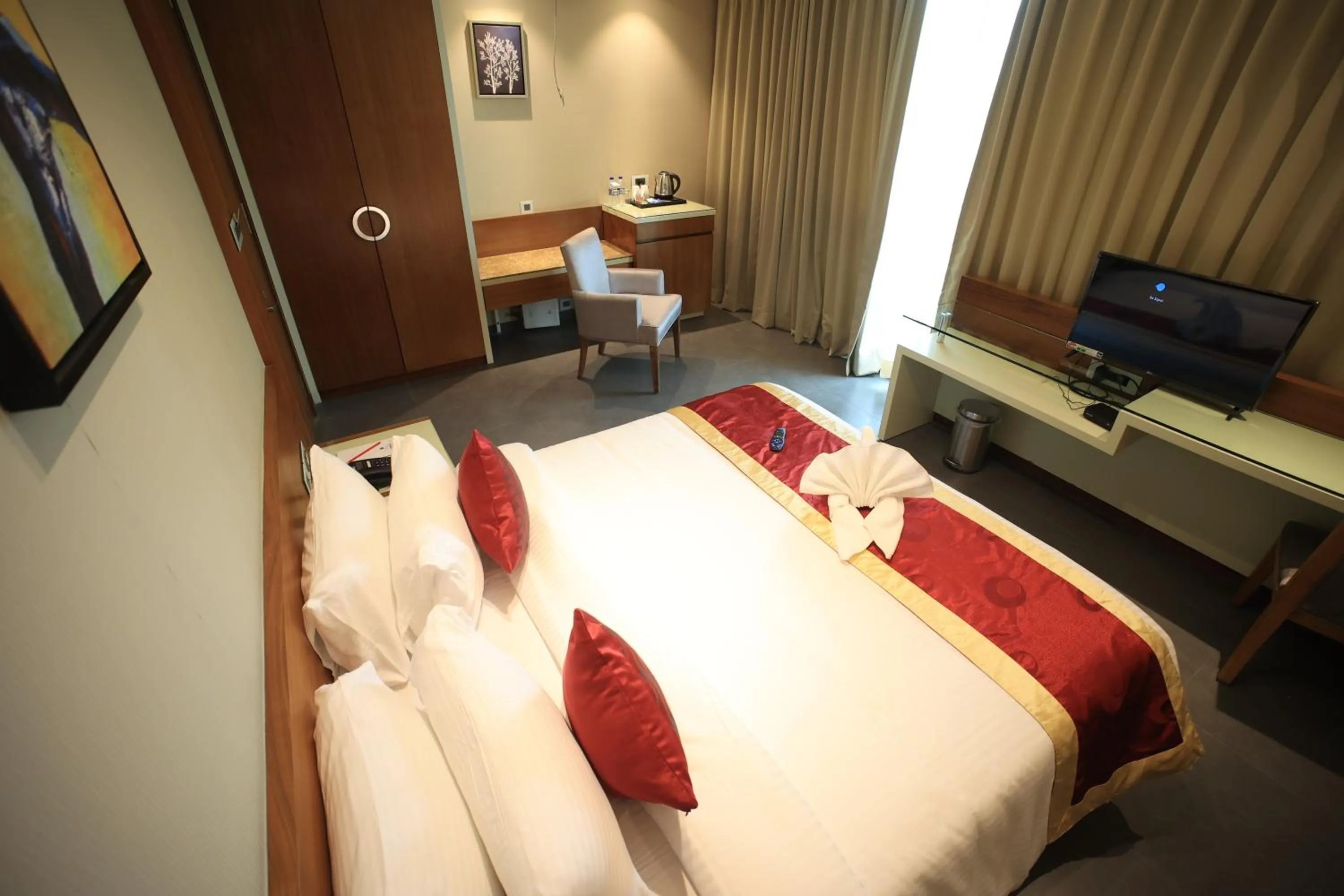 Photo of the whole room, Bed in The Byke Delotel