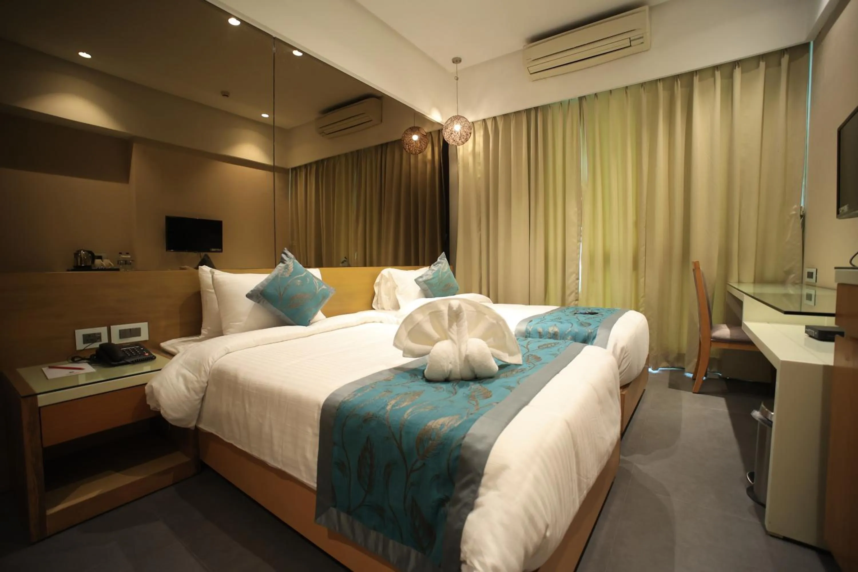 Photo of the whole room, Bed in The Byke Delotel