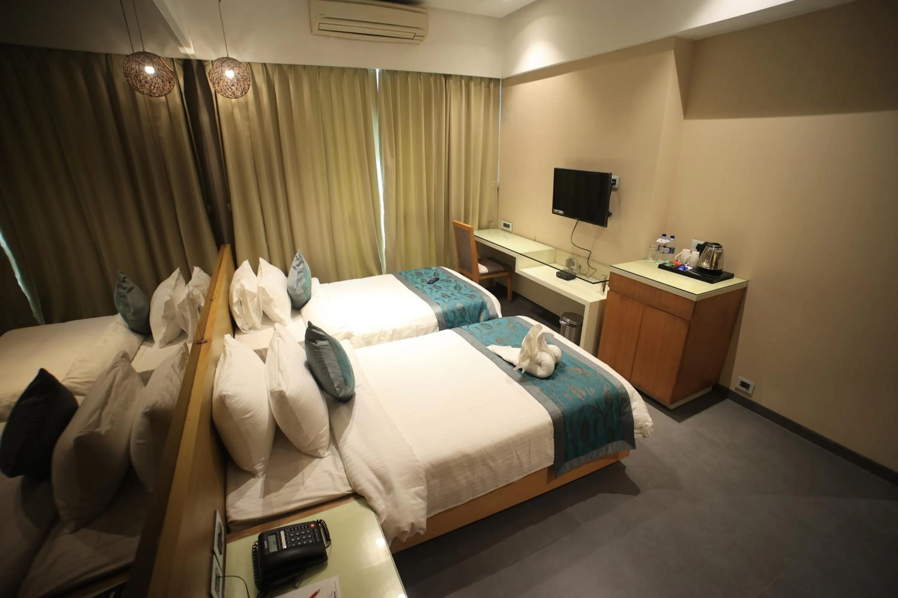 Photo of the whole room, Bed in The Byke Delotel