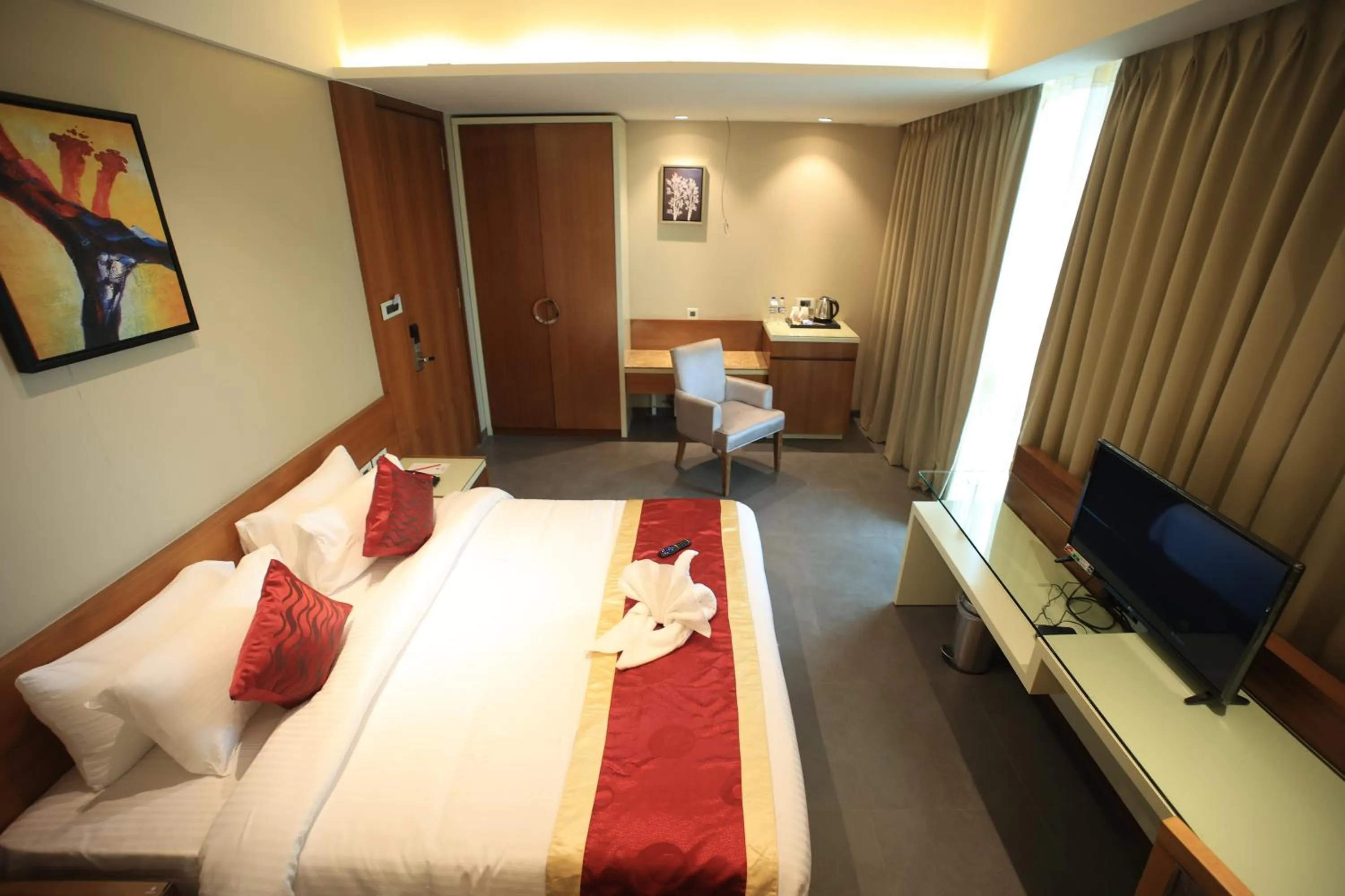 Photo of the whole room, Bed in The Byke Delotel