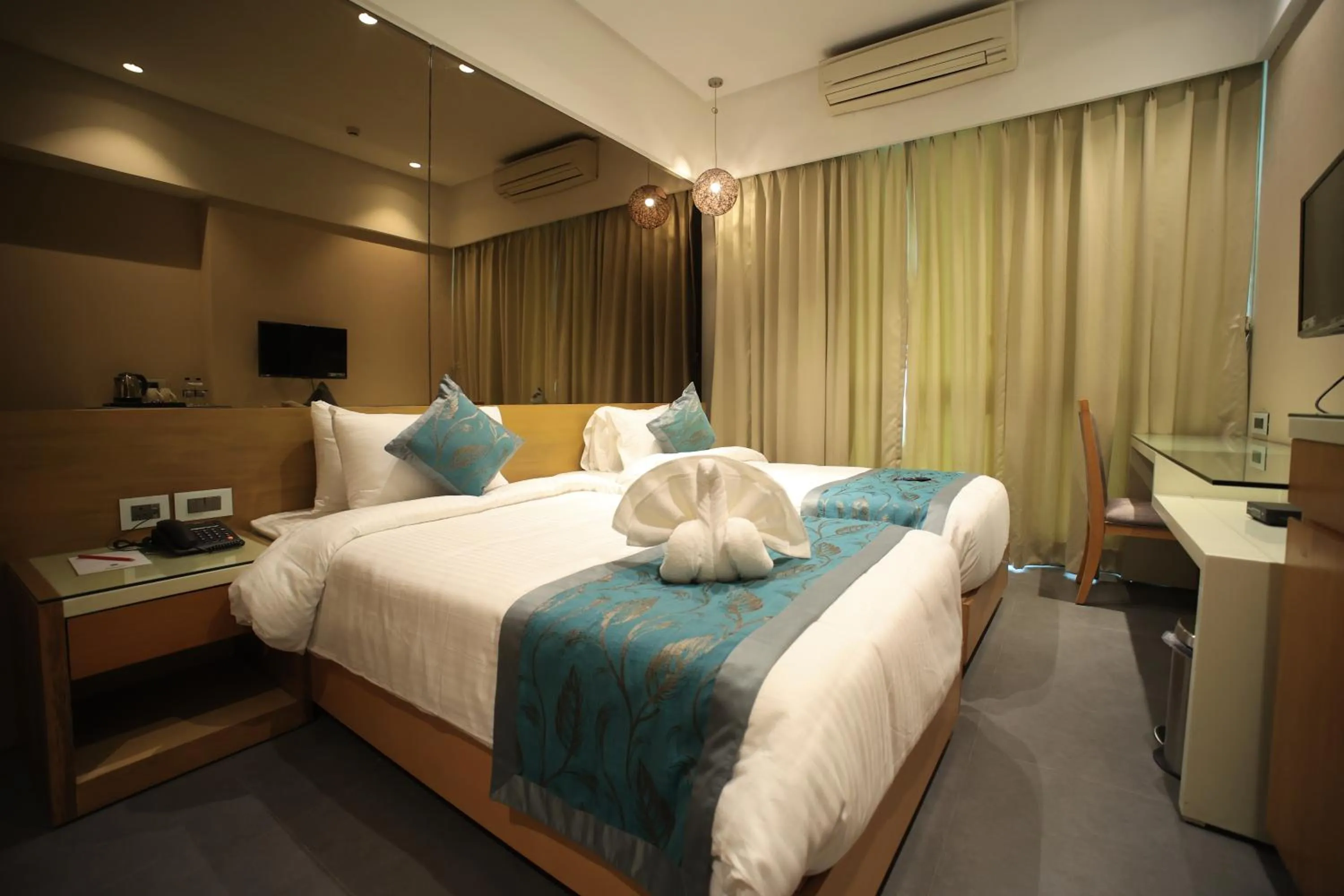 Photo of the whole room, Bed in The Byke Delotel