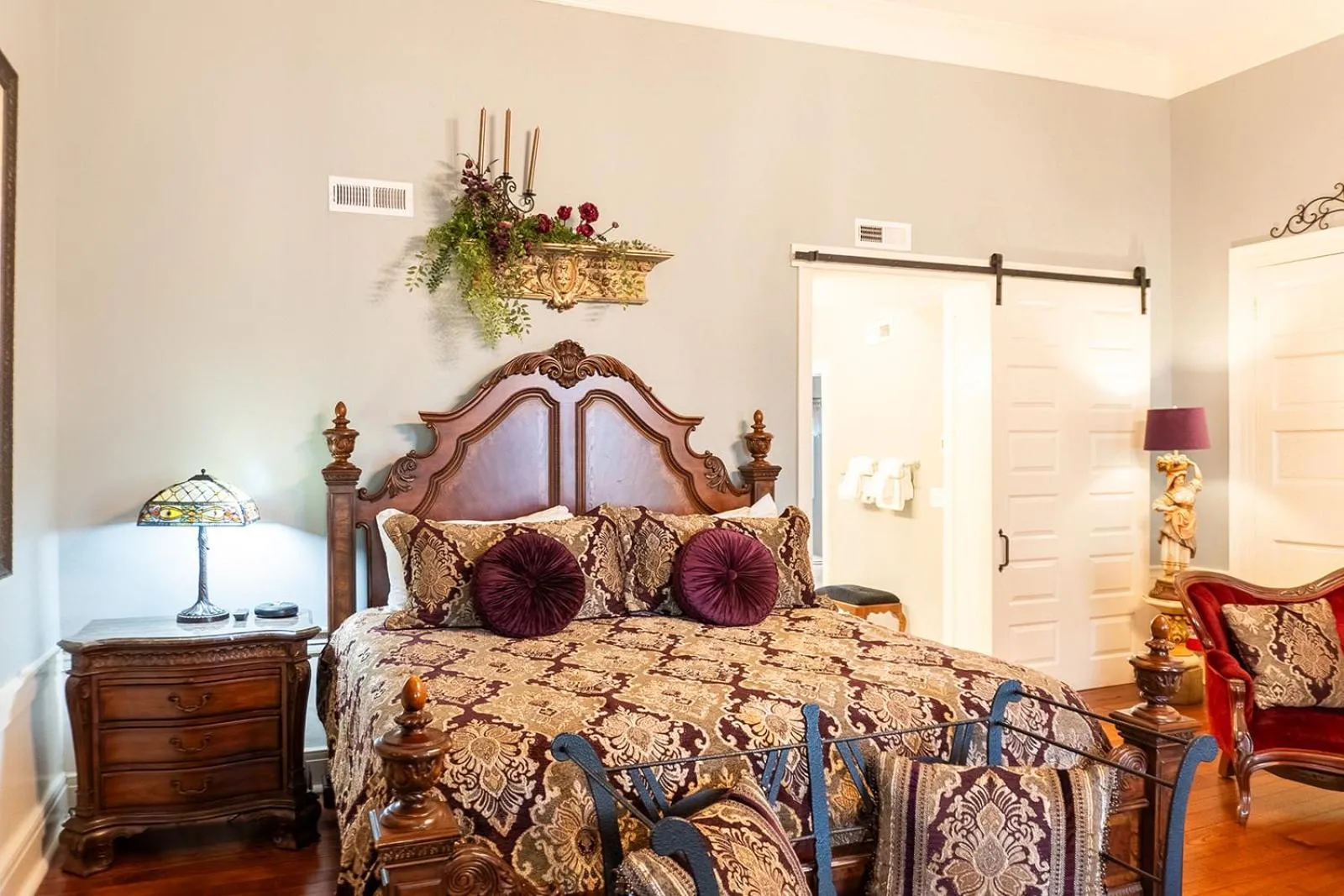 Bed in Belle Air Mansion and Inn