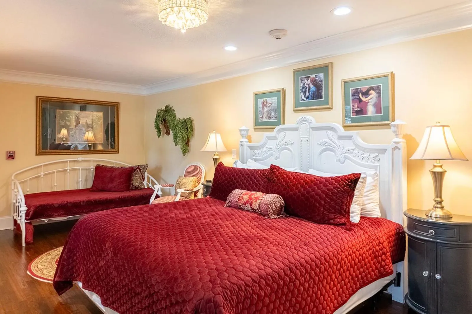 Bed in Belle Air Mansion and Inn