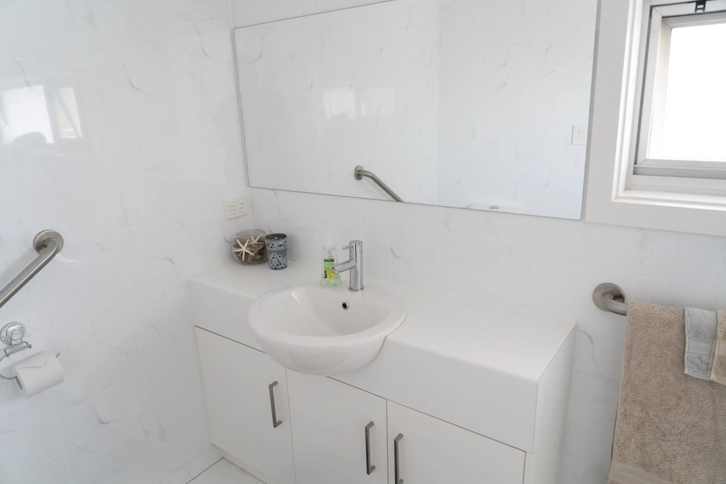 Bathroom in Gawler Townhouse U1 1 Bedroom