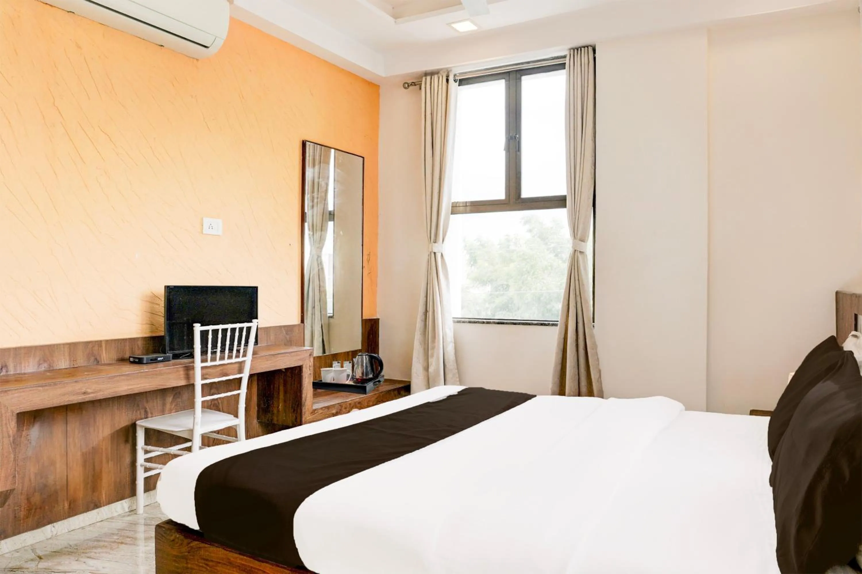 Bedroom, Bed in Super Collection O Shirdi