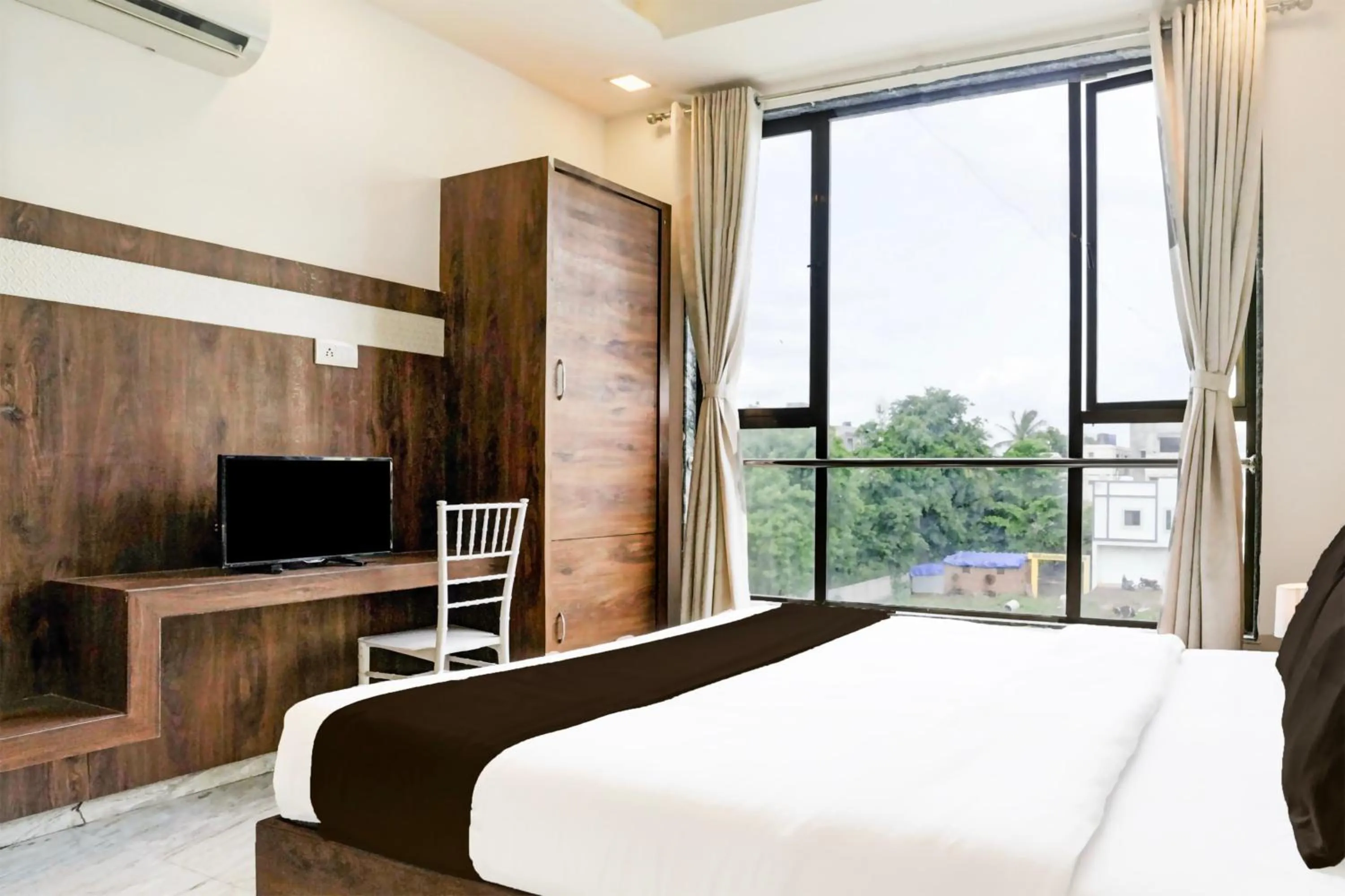 Bedroom, Bed in Super Collection O Shirdi