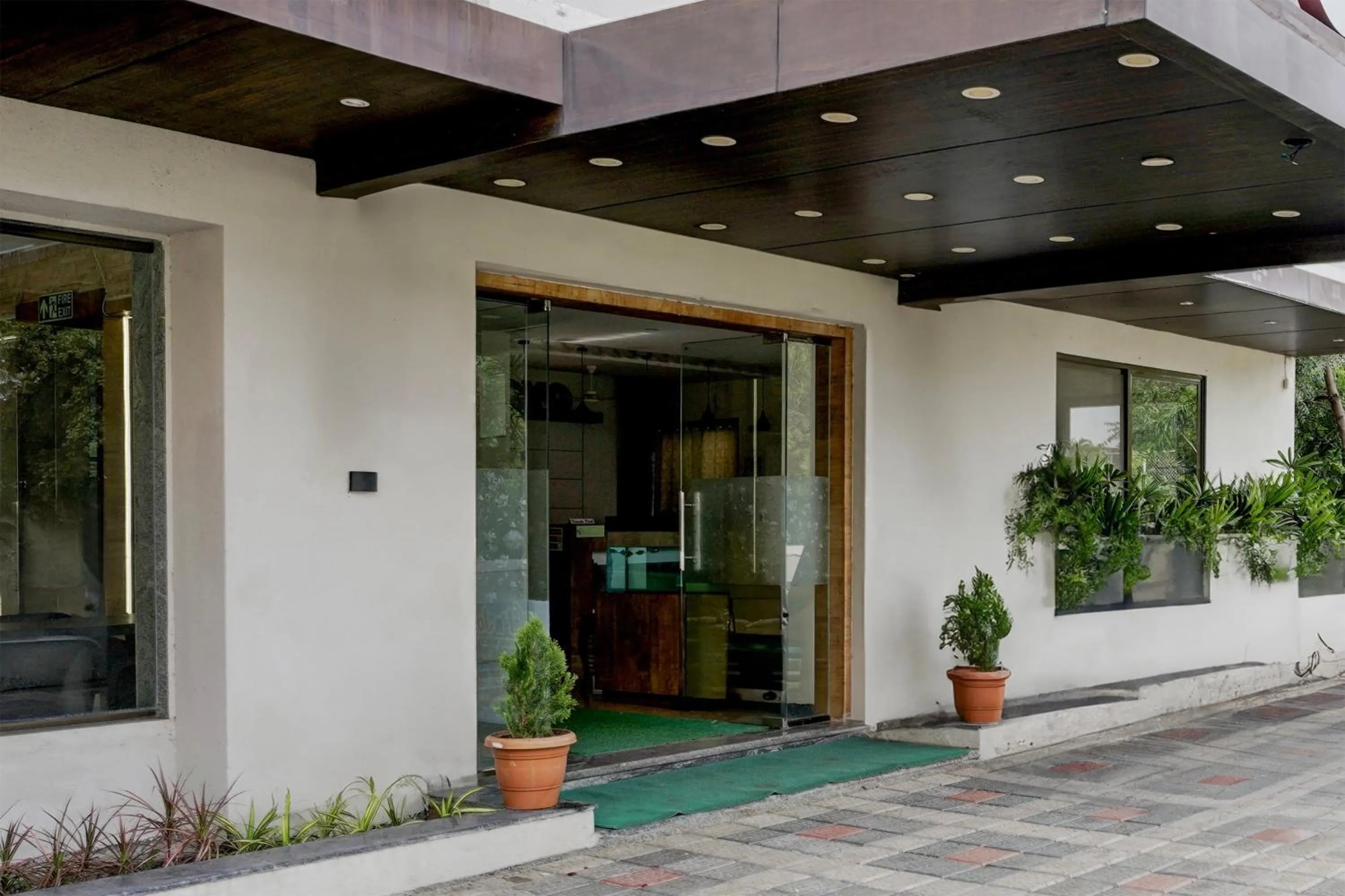 Facade/entrance in Super Collection O Shirdi