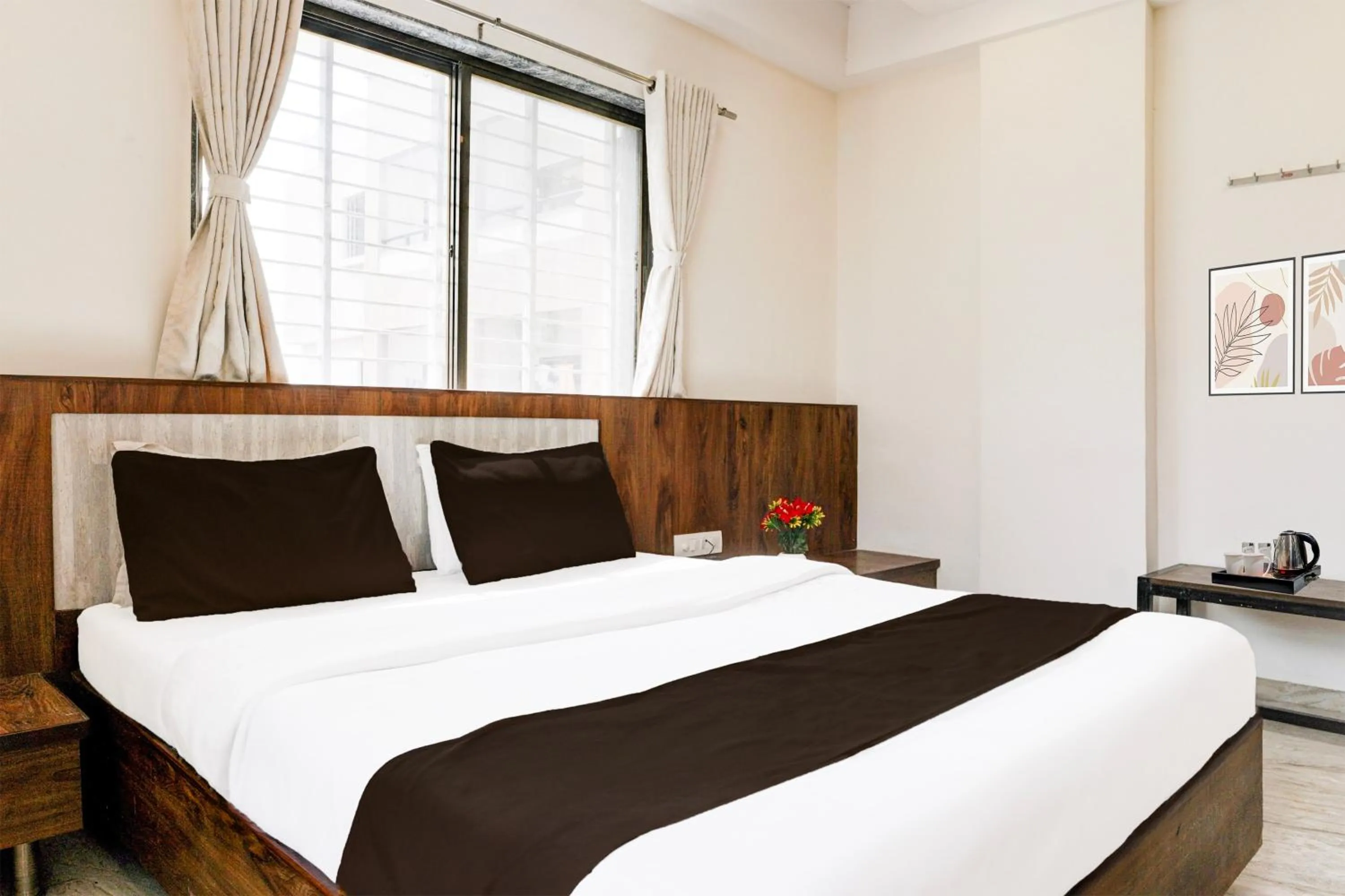 Bedroom, Bed in Super Collection O Shirdi