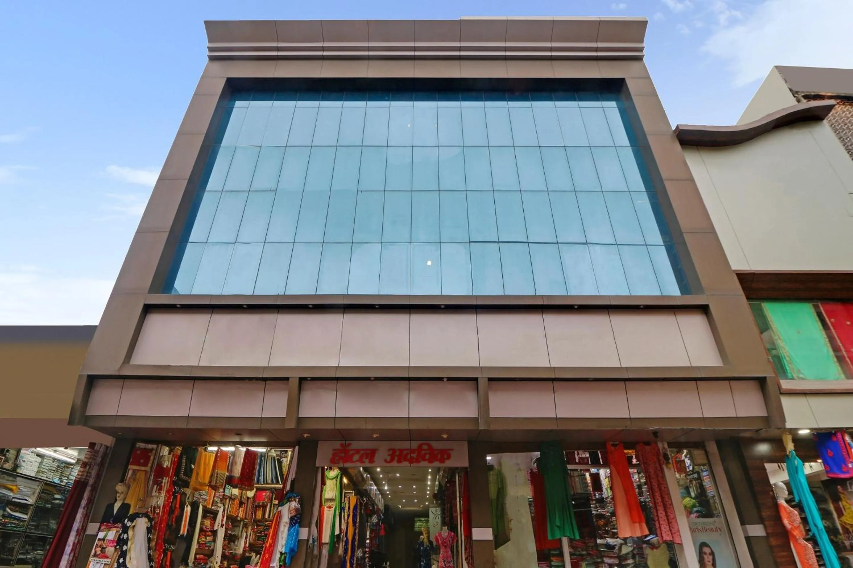 Facade/entrance in Hotel O Royal