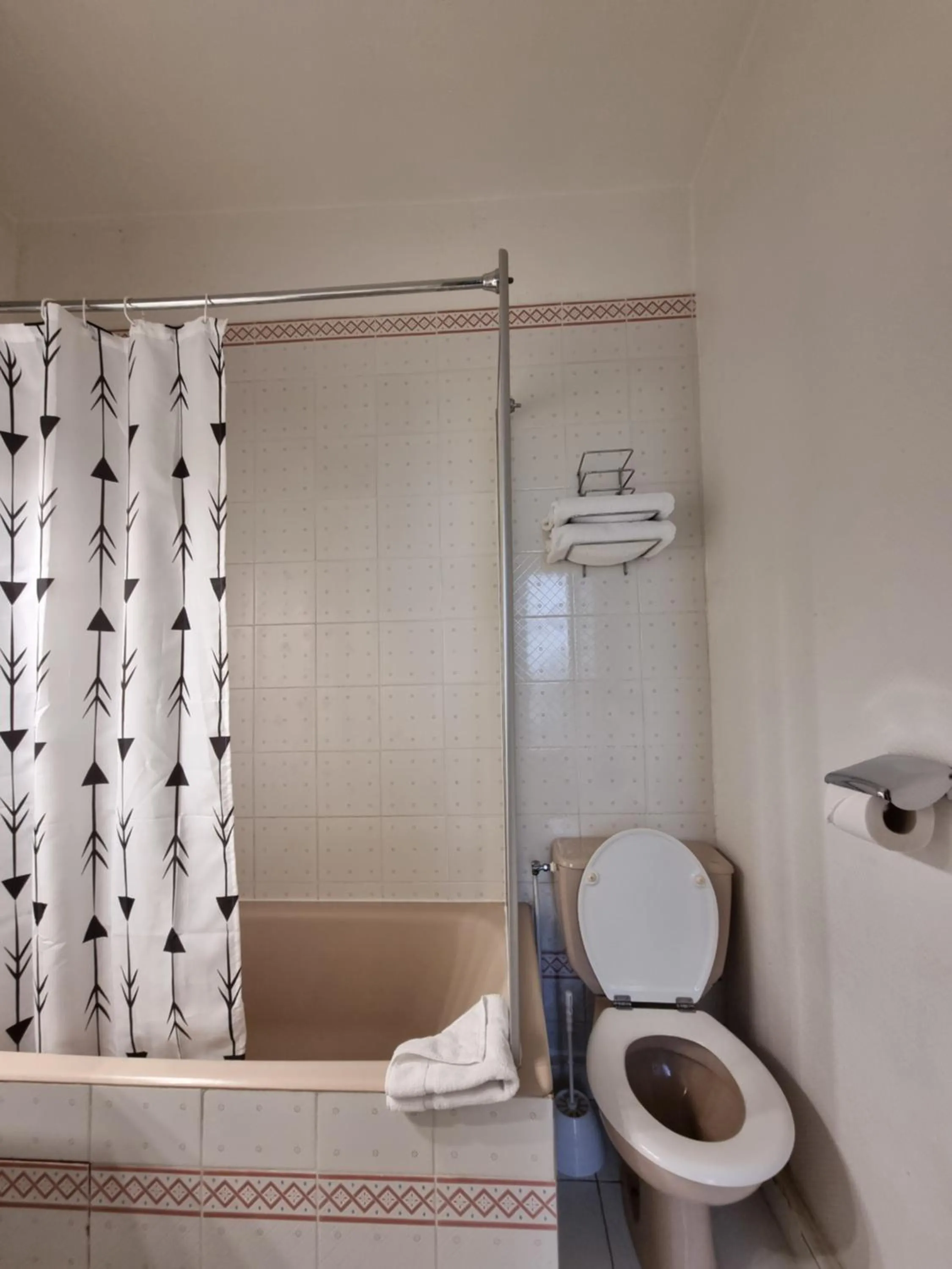 Toilet in Hôtel France Eiffel