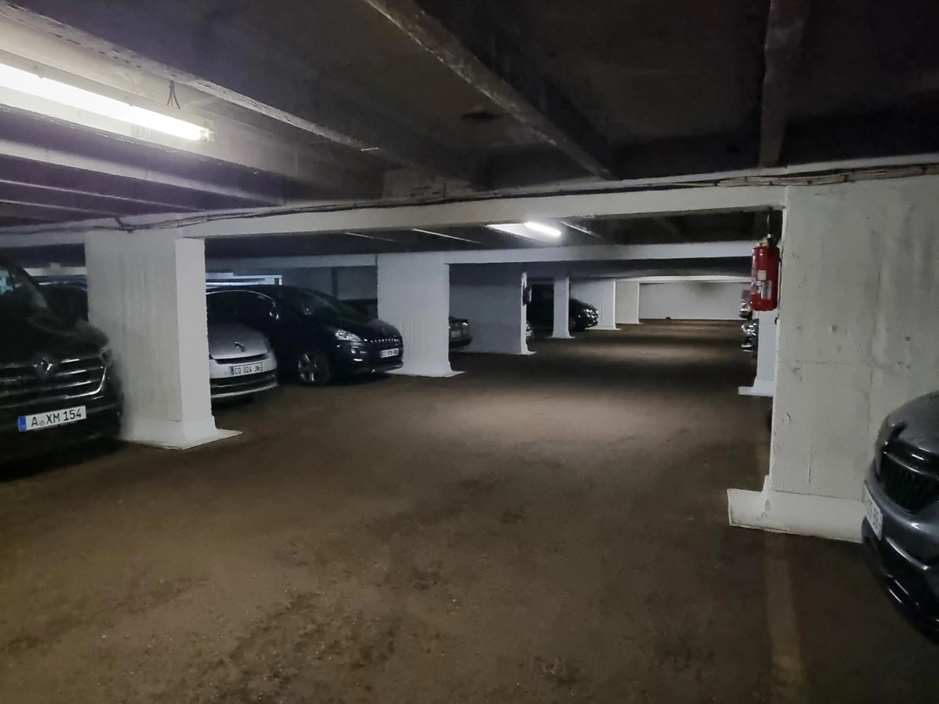 Parking in Hôtel France Eiffel