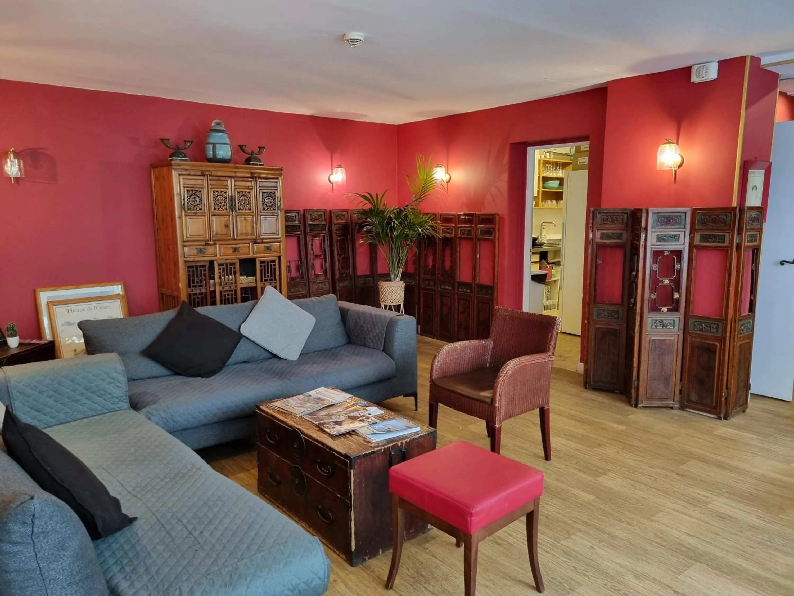 Living room in Hôtel France Eiffel