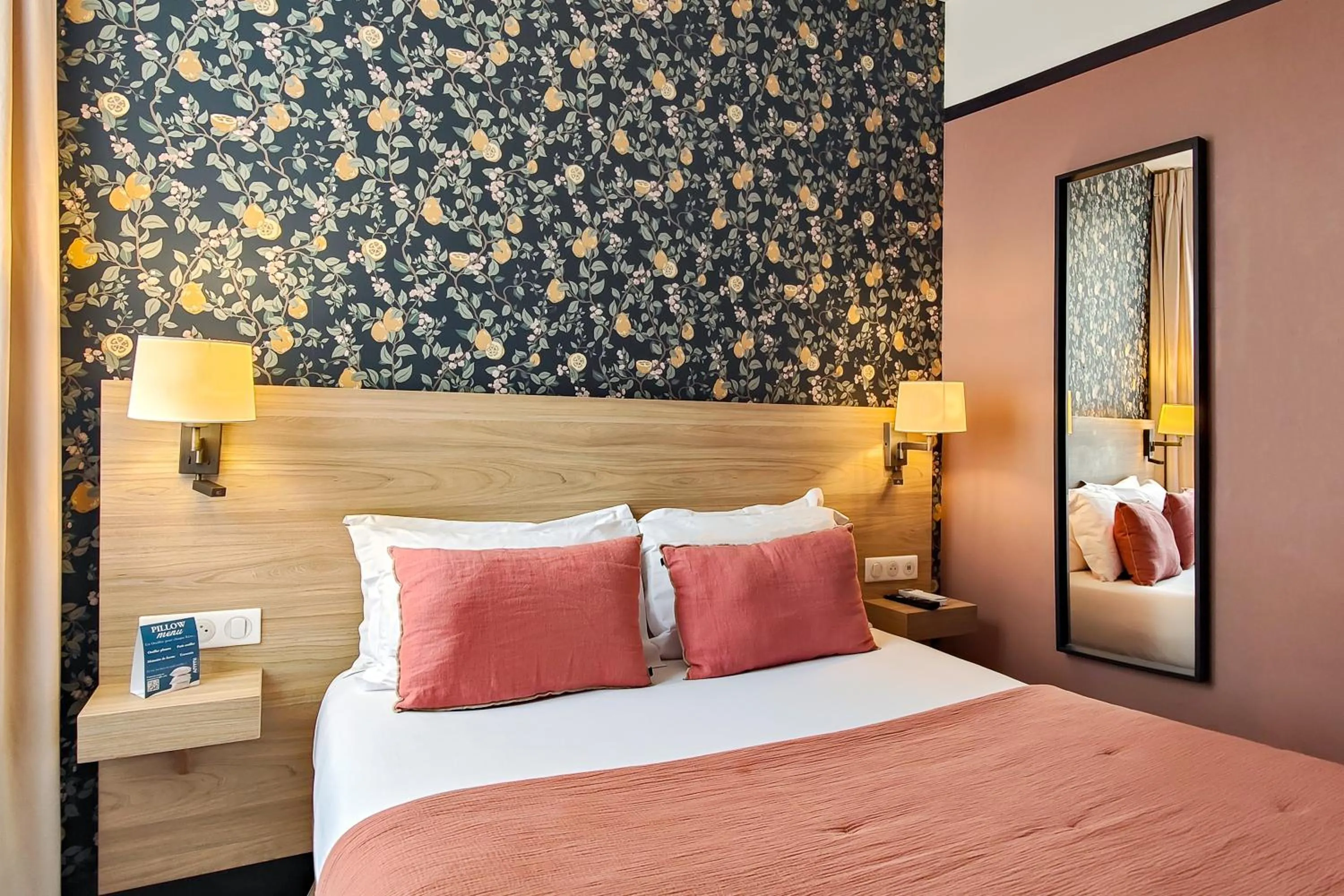 Photo of the whole room, Bed in Hôtel de France, un hôtel AMMI