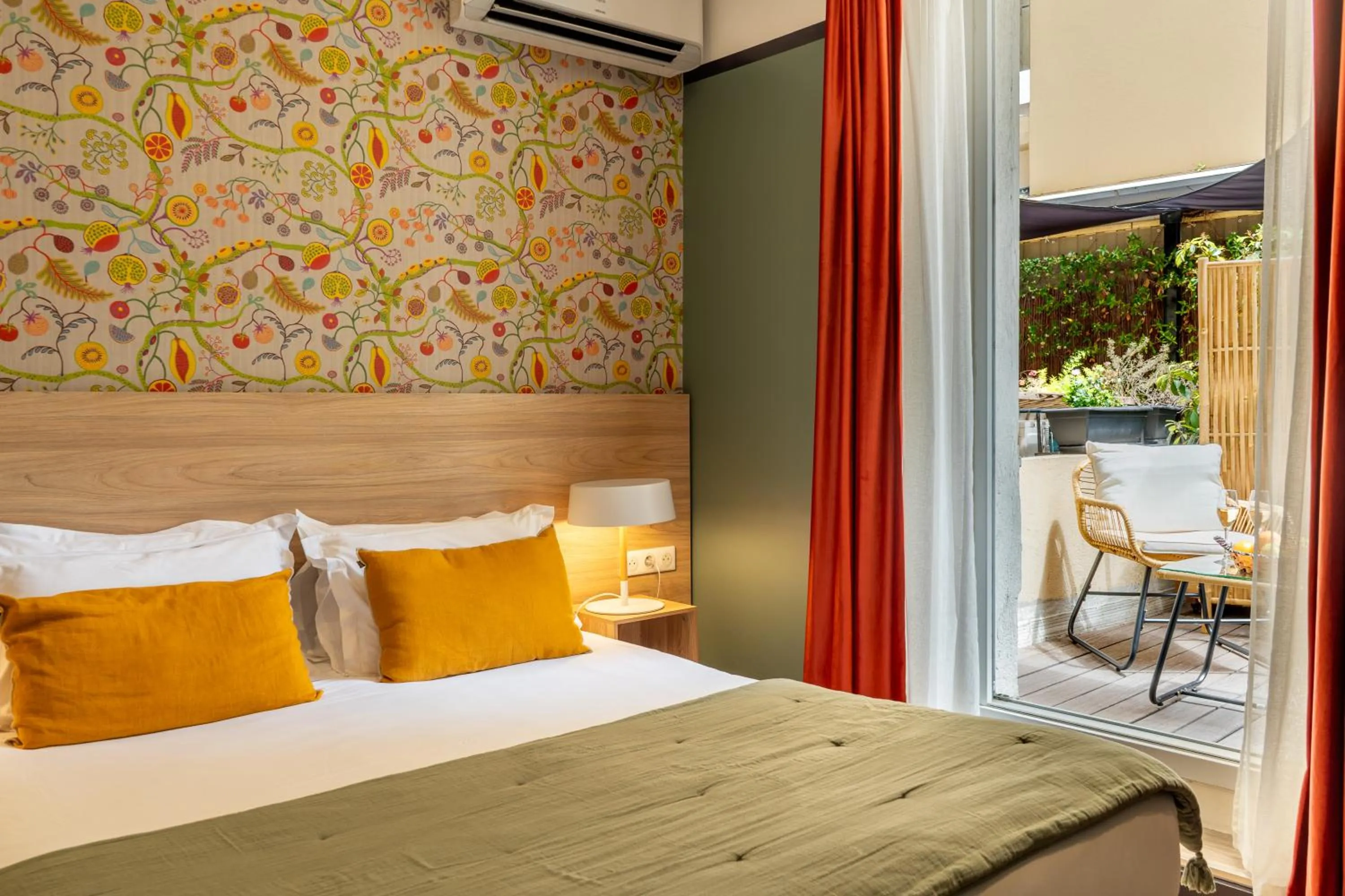 Bed in Hôtel de France, un hôtel AMMI