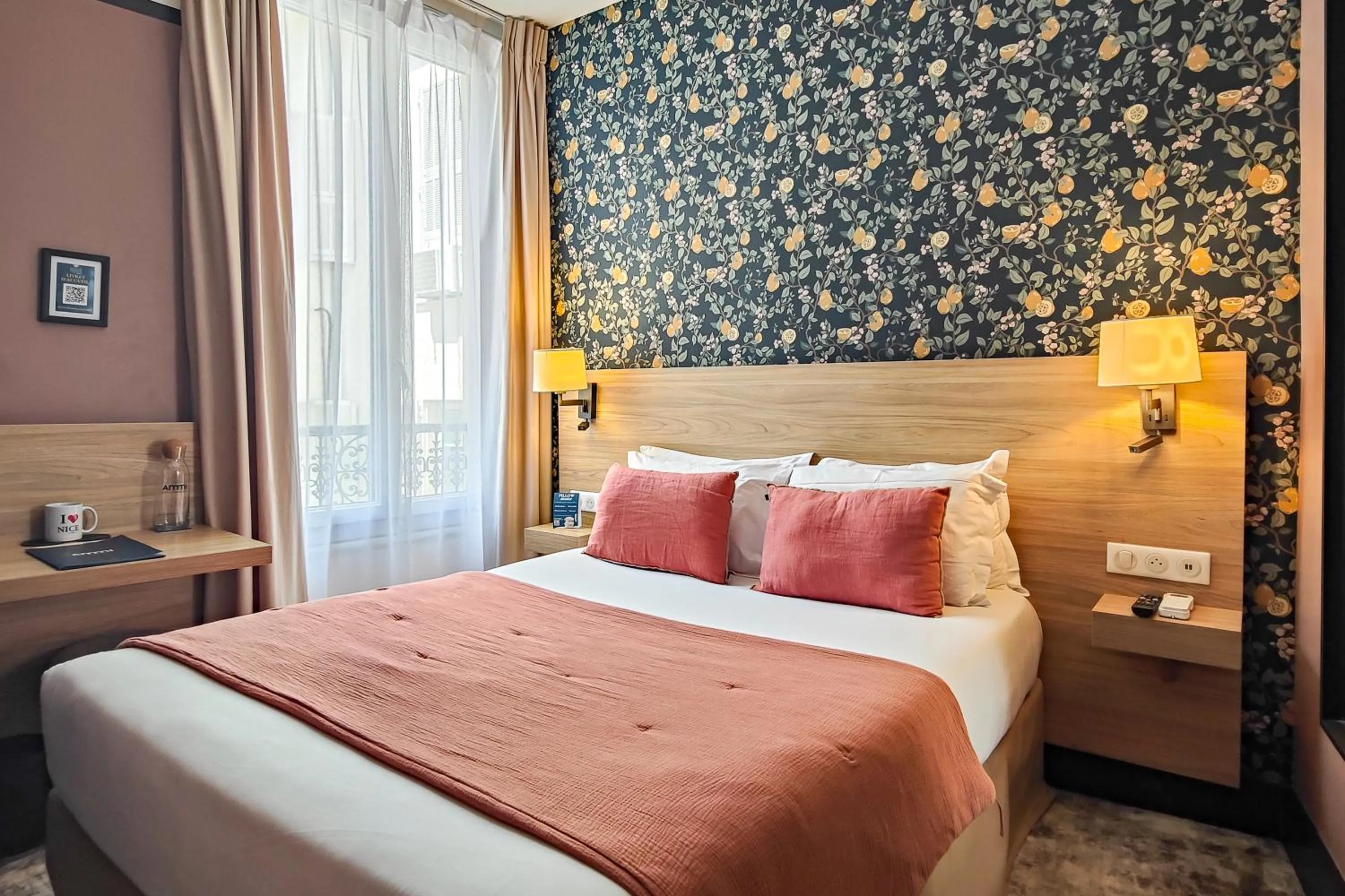 Photo of the whole room, Bed in Hôtel de France, un hôtel AMMI