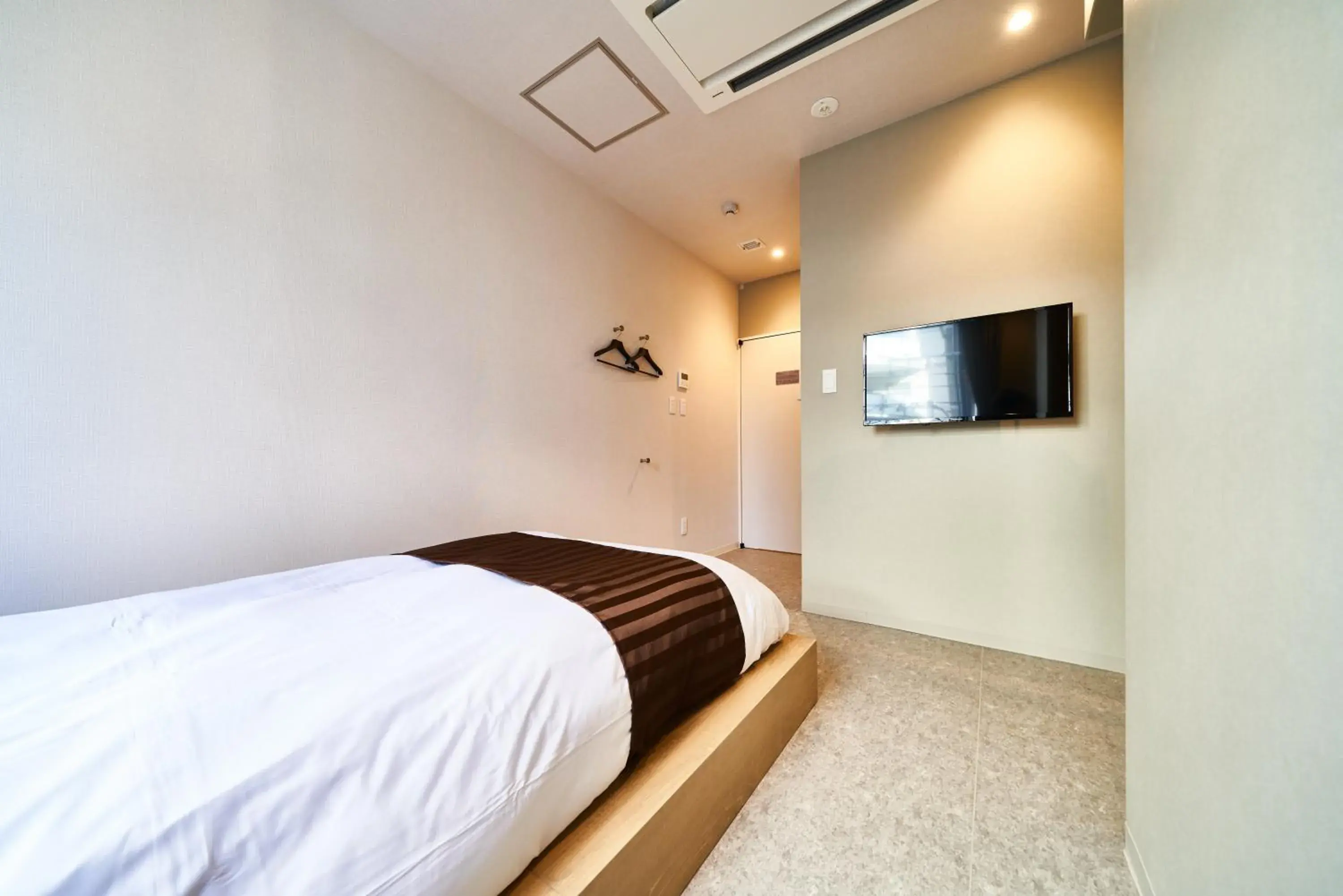 Standard Single Room with Private Bathroom in &AND HOSTEL SHINSAIBASHI EAST Standard Single Room with Private Bathroom in &AND HOSTEL SHINSAIBASHI EAST