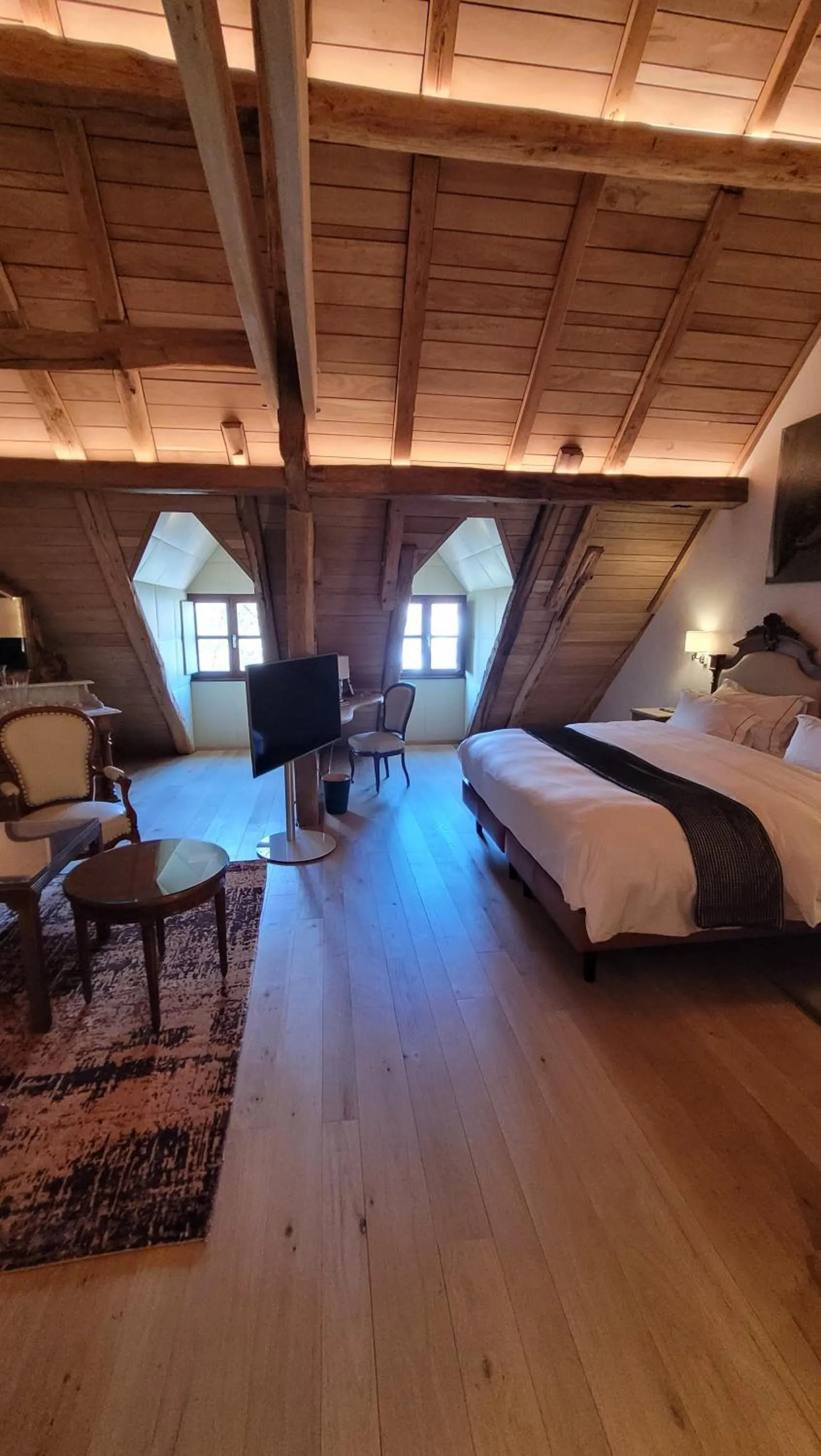 Photo of the whole room, Bed in Auberge Saint Walfrid Hôtel Restaurant & Spa