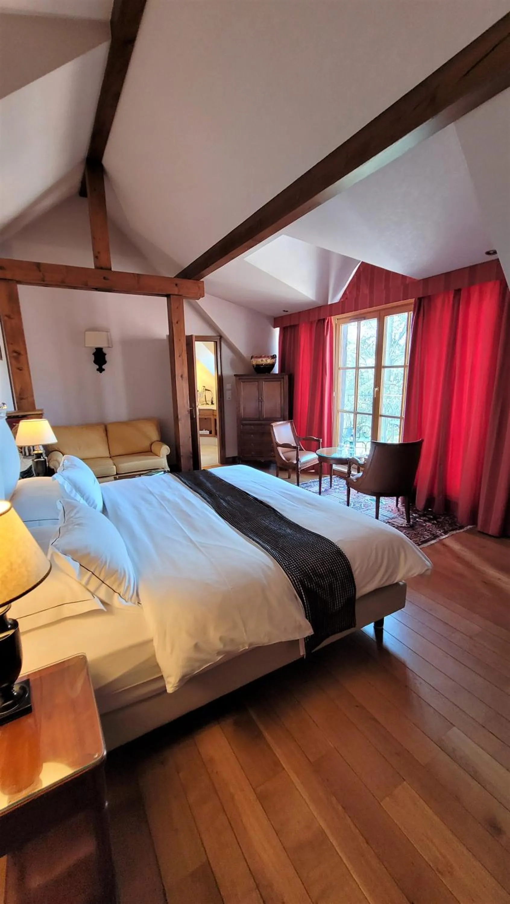 Photo of the whole room, Bed in Auberge Saint Walfrid Hôtel Restaurant & Spa