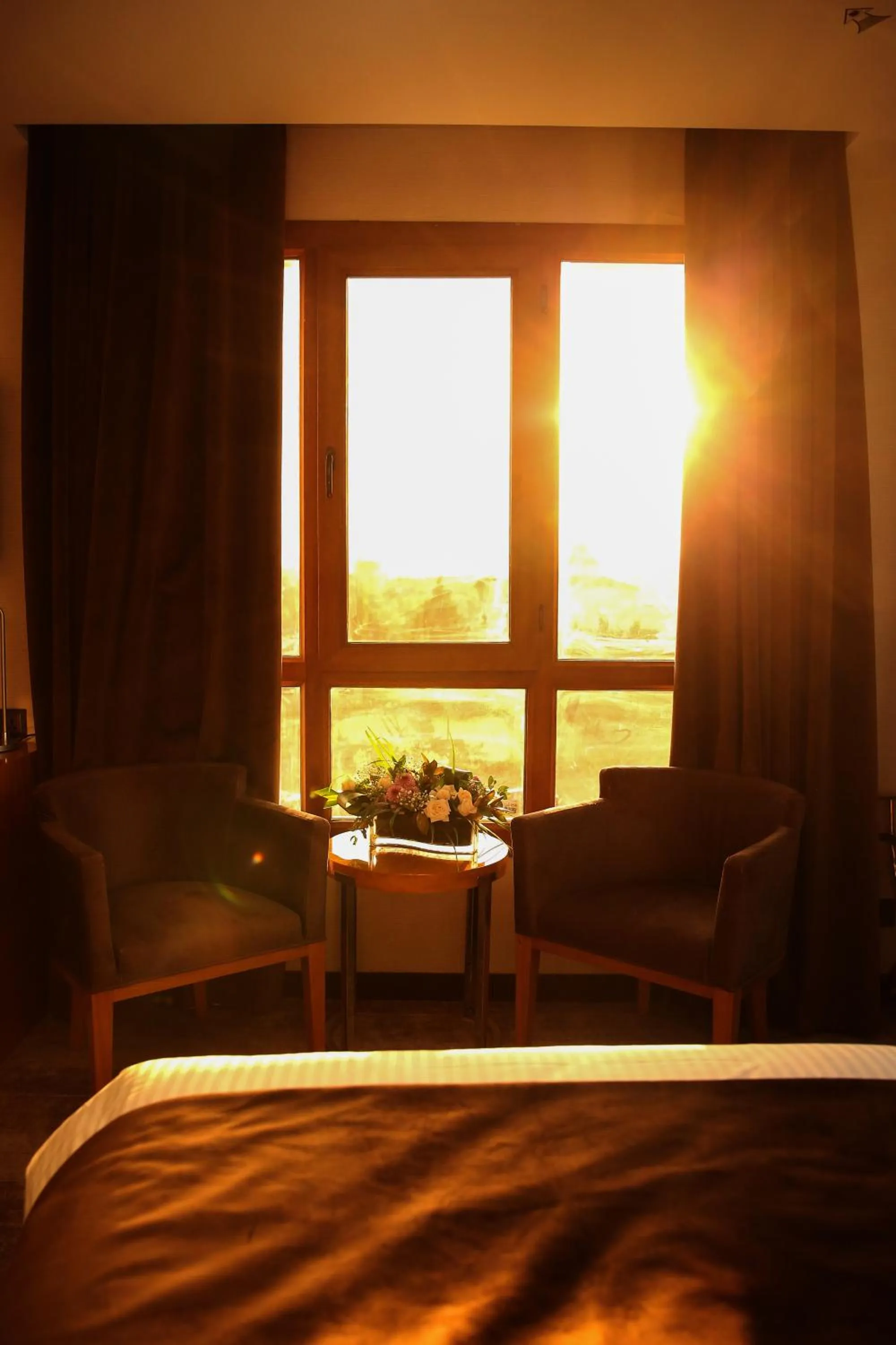 Living room, Bed in Artal Hotel