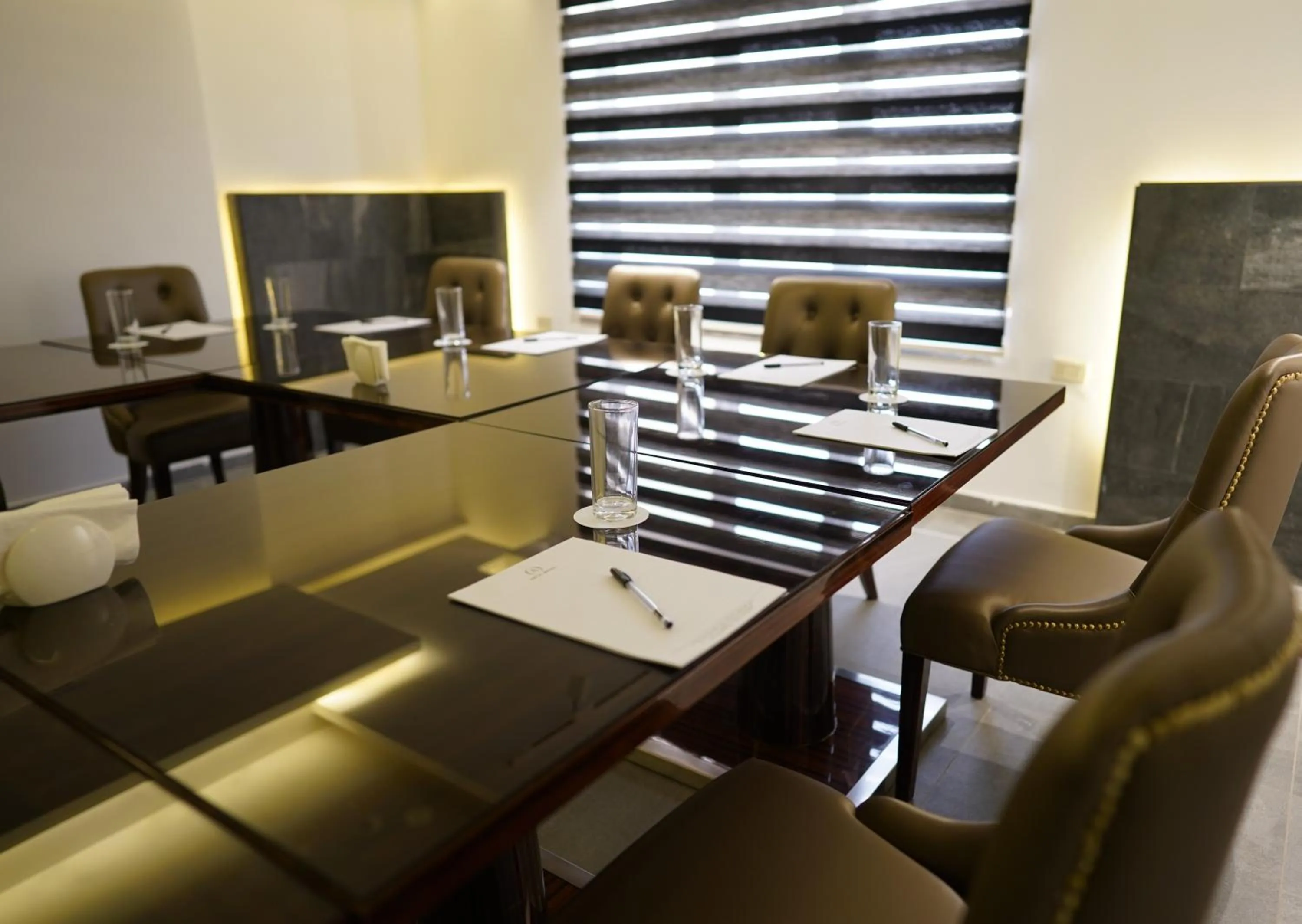 Business facilities in Artal Hotel