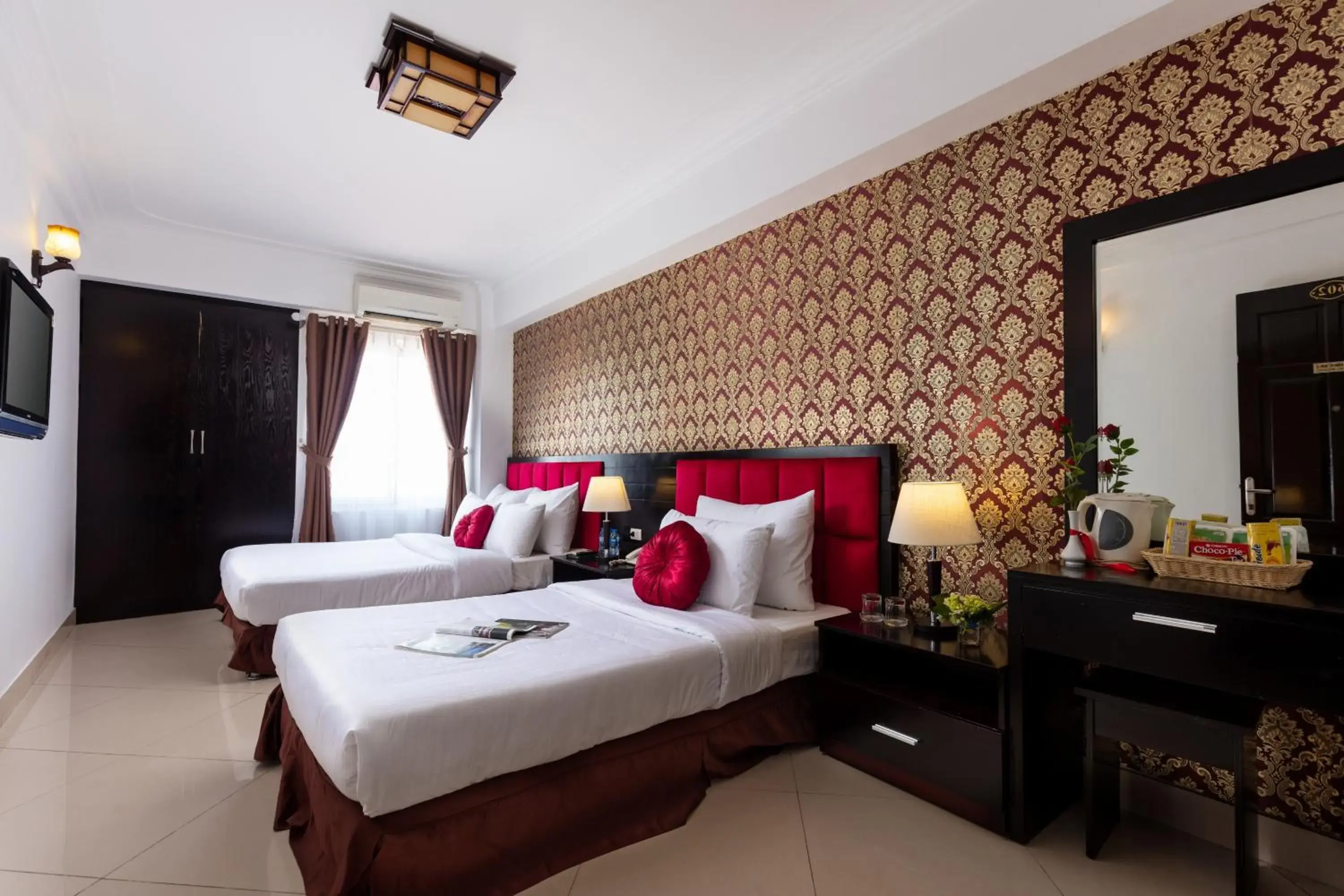Triple Room with City View in Hanoi Amore Hotel & Travel Triple Room with City View in Hanoi Amore Hotel & Travel