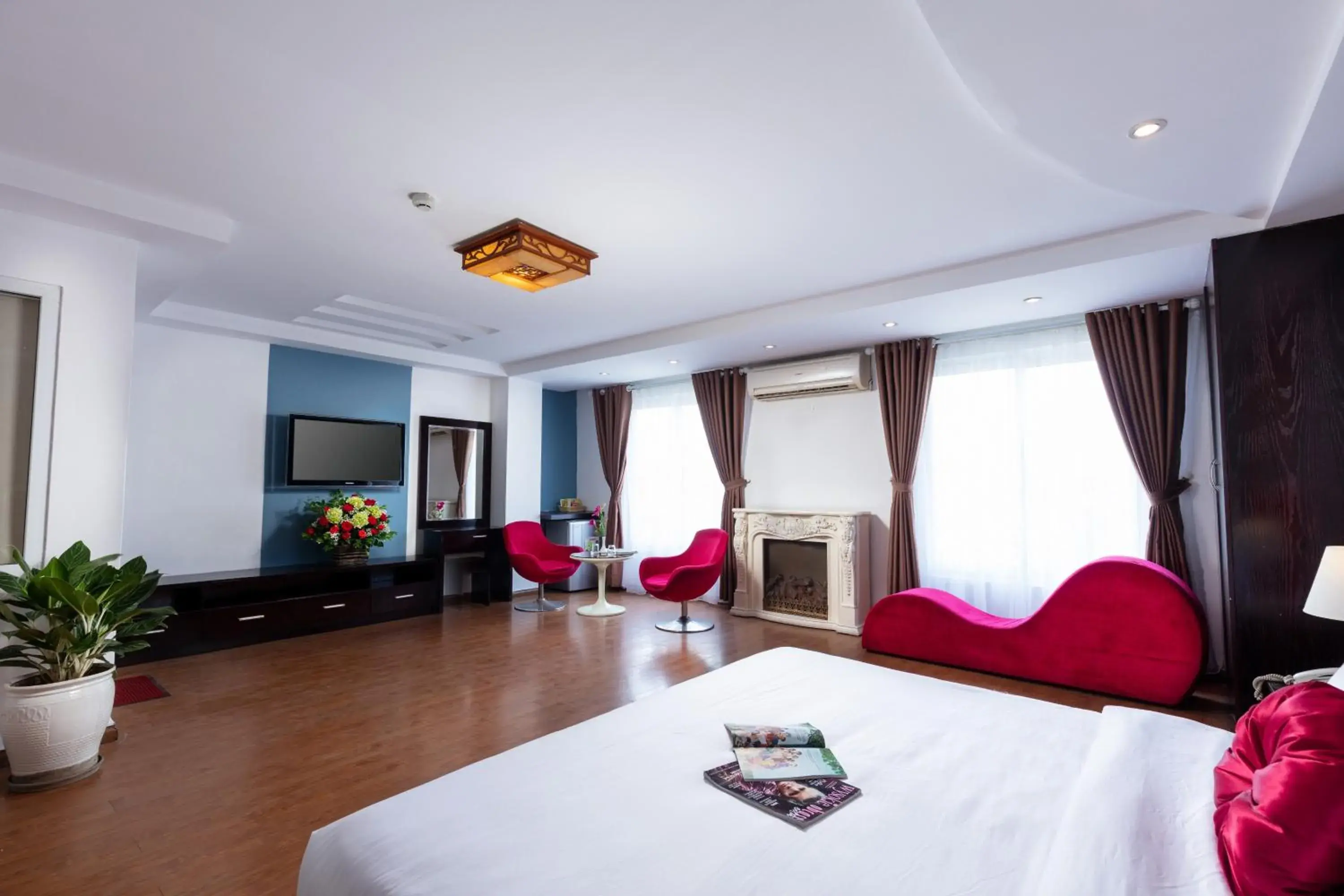Suite with River View in Hanoi Amore Hotel & Travel Suite with River View in Hanoi Amore Hotel & Travel