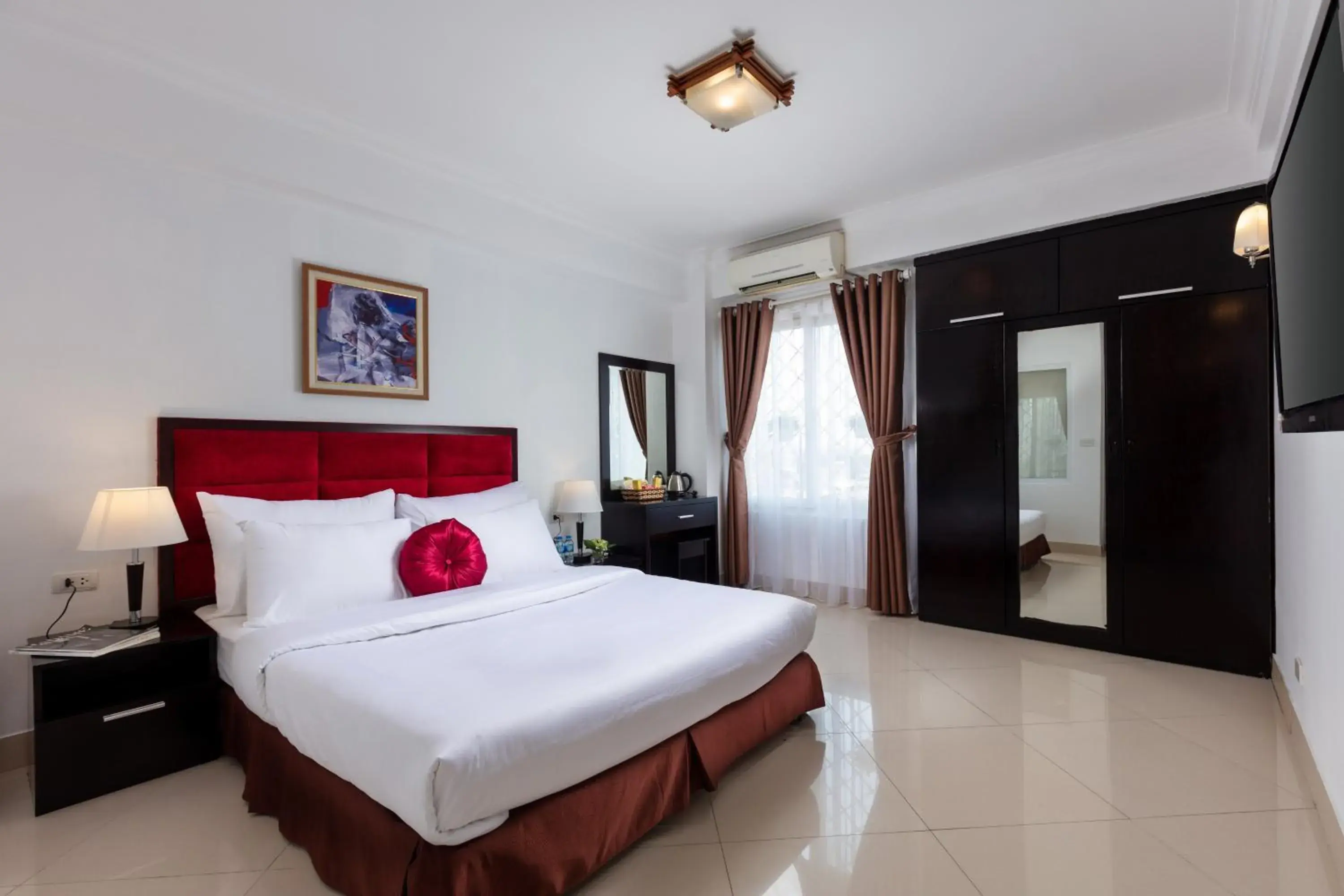 Deluxe Double or Twin Room with City View in Hanoi Amore Hotel & Travel Deluxe Double or Twin Room with City View in Hanoi Amore Hotel & Travel