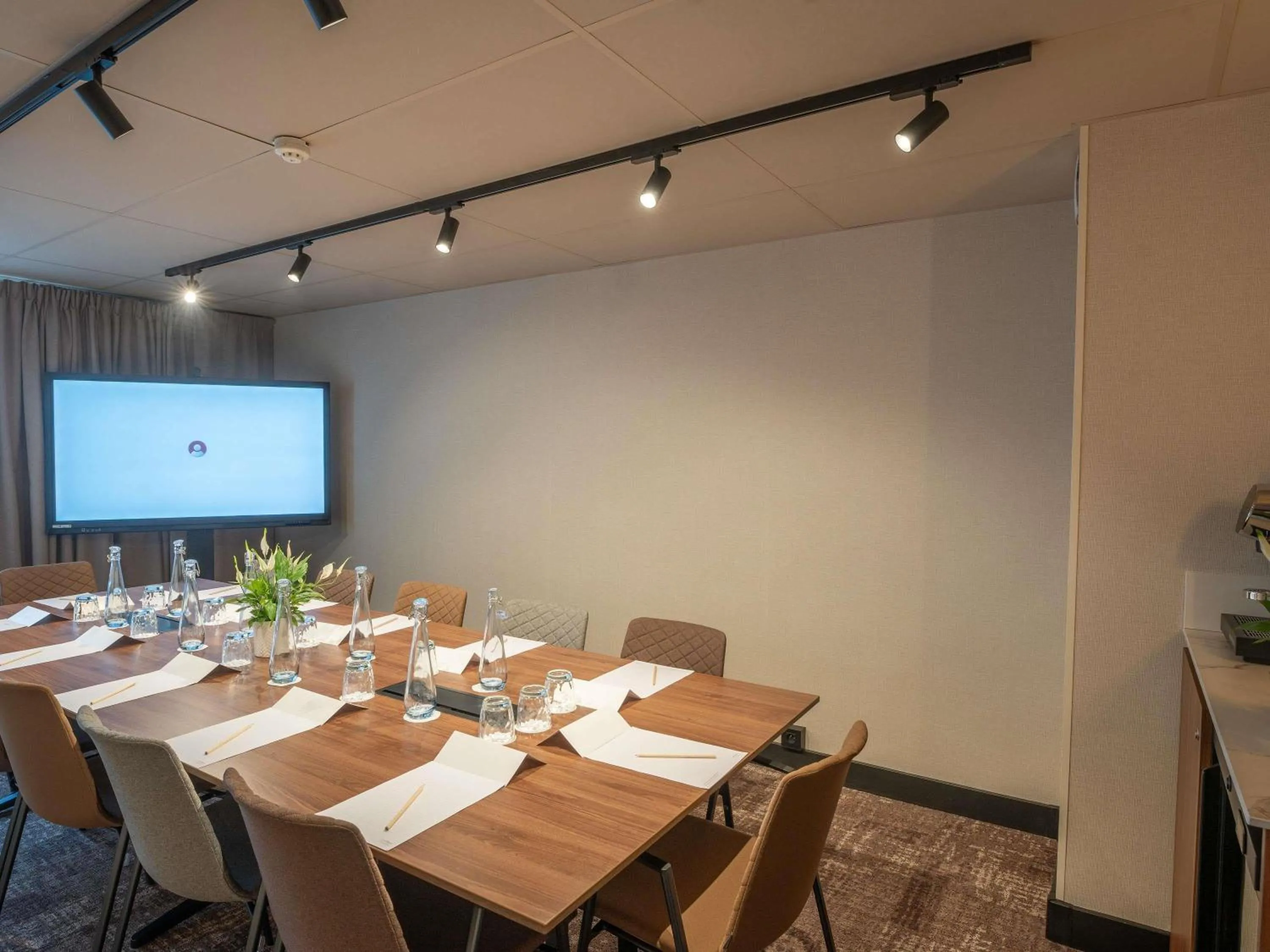 Meeting/conference room in Novotel Angers Lac de Maine