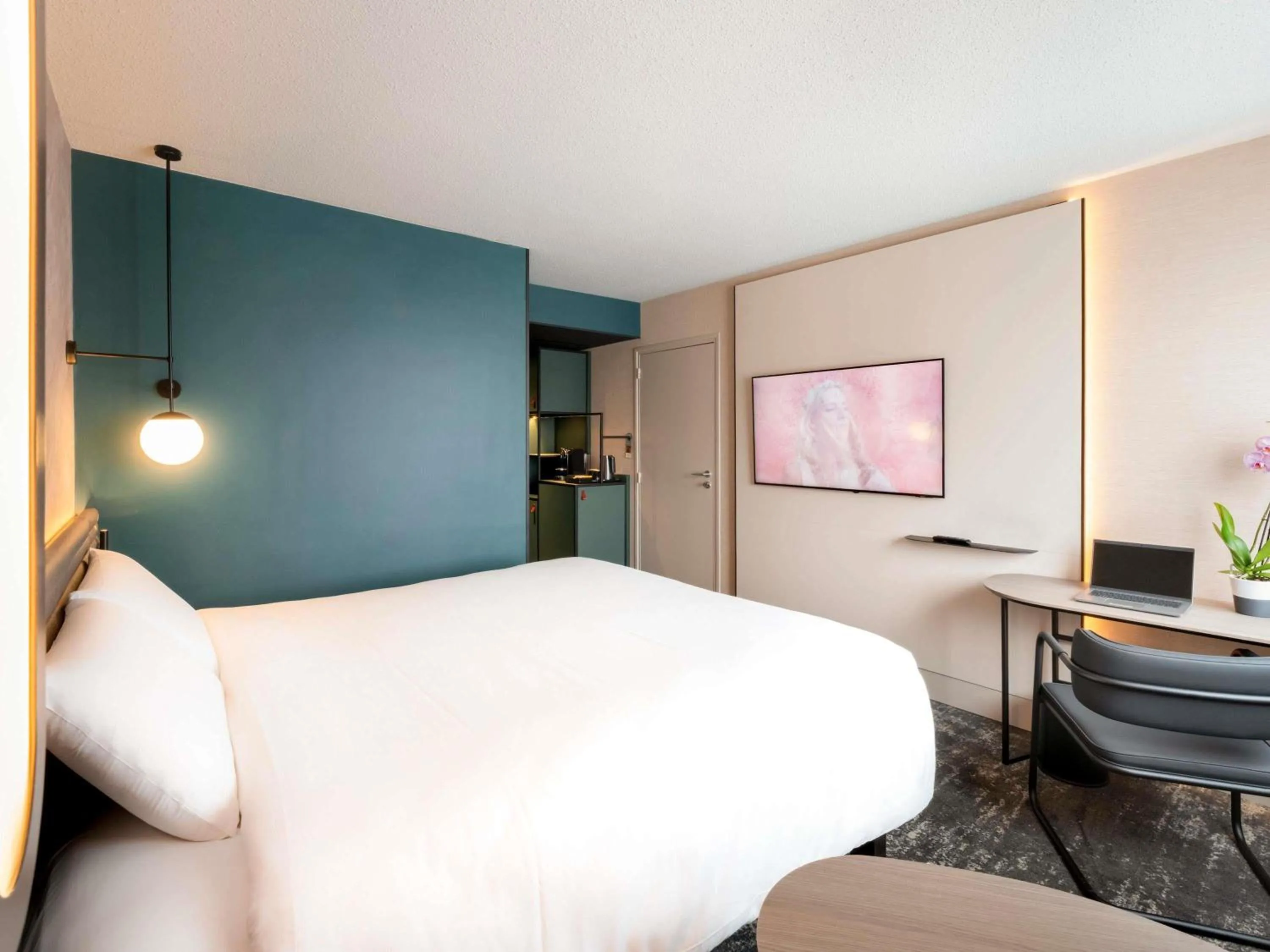 Bedroom, Bed in Novotel Angers Lac de Maine