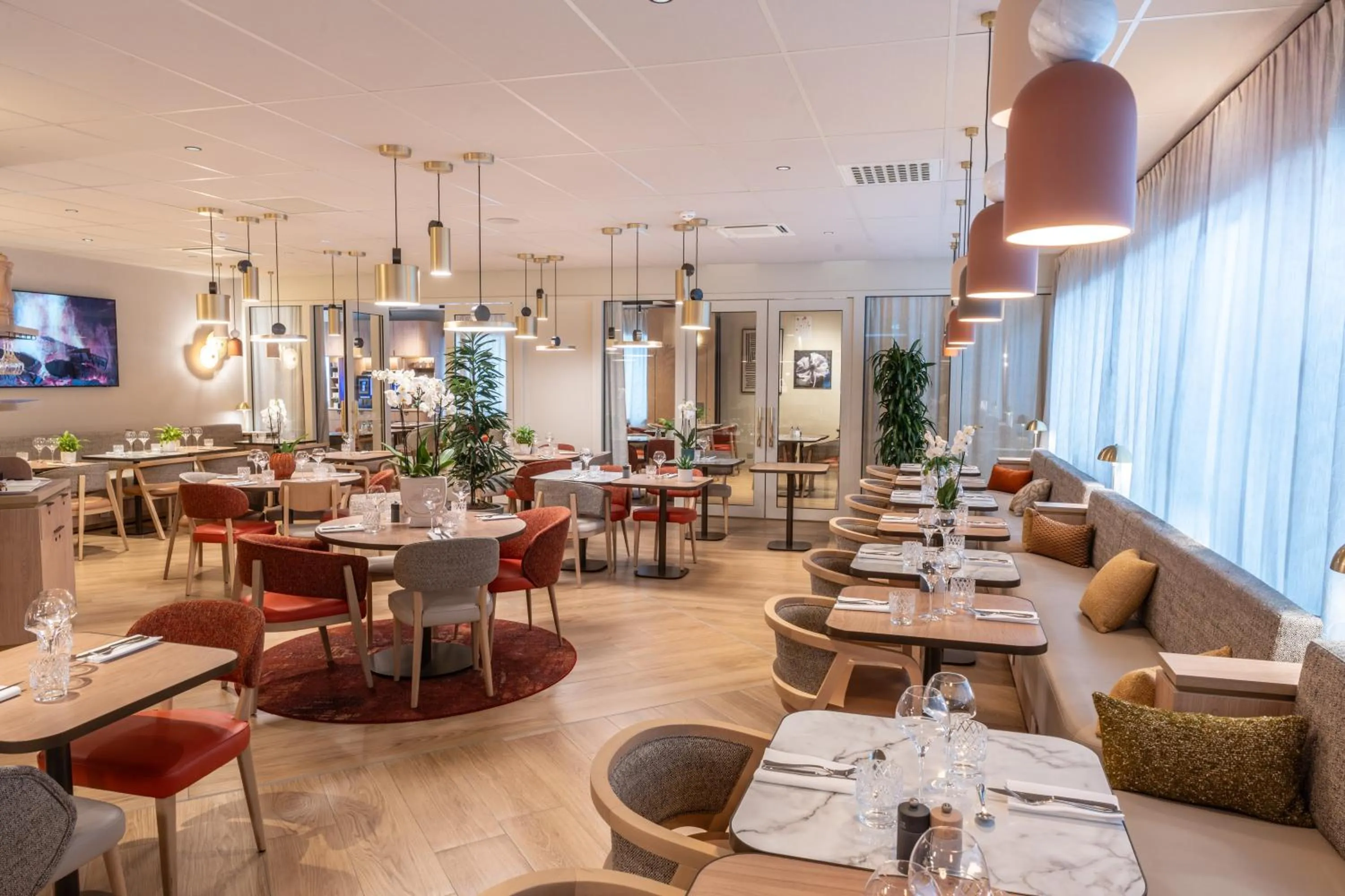 Restaurant/places to eat in Novotel Angers Lac de Maine