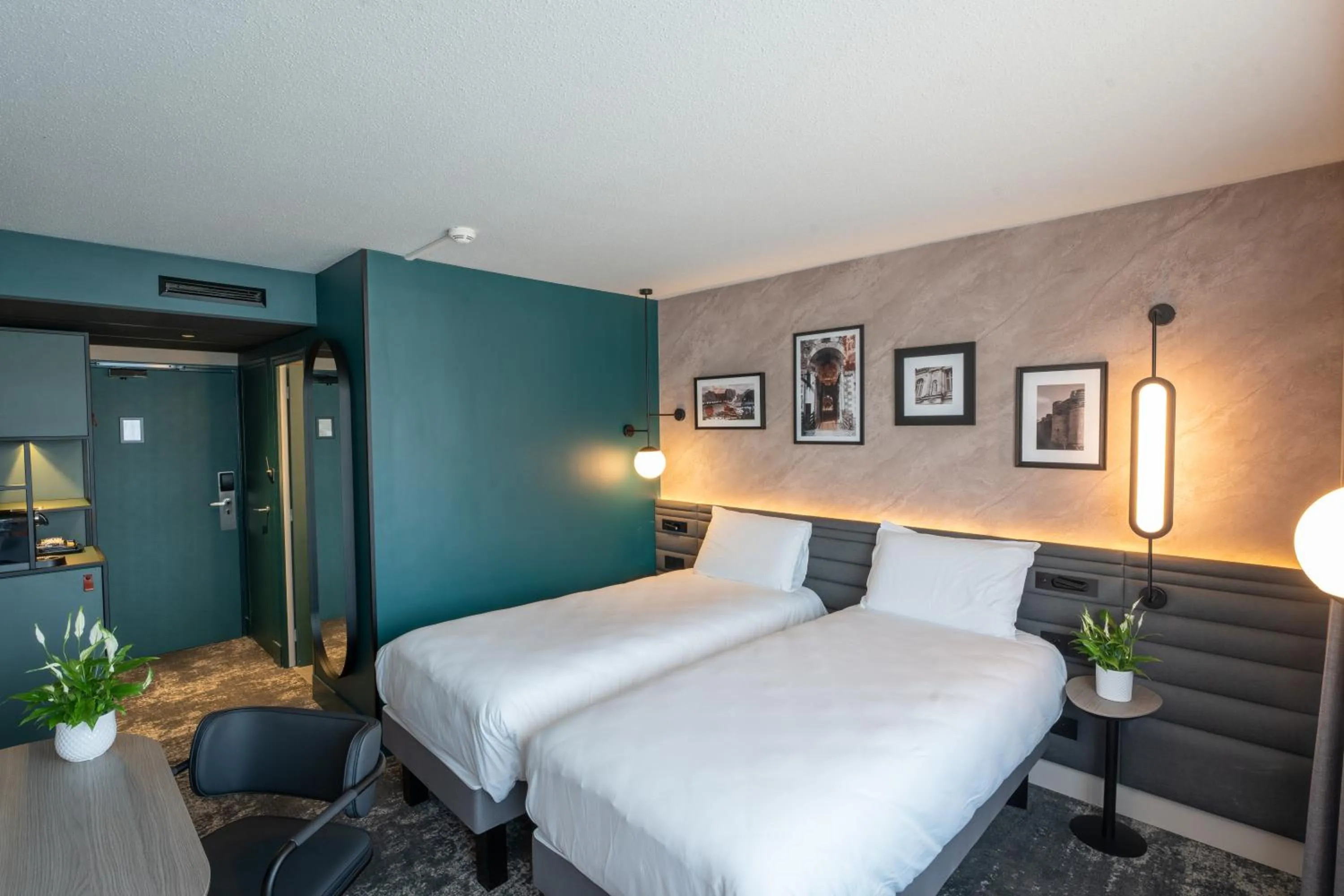 Bed in Novotel Angers Lac de Maine