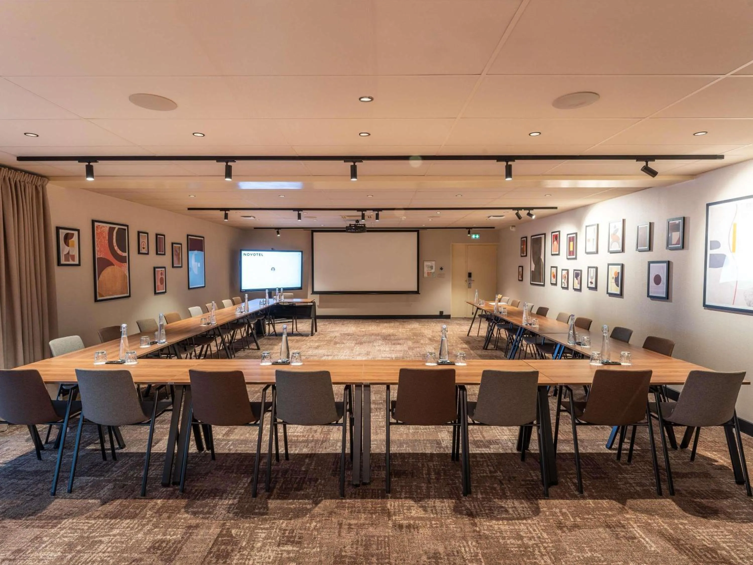 Meeting/conference room in Novotel Angers Lac de Maine