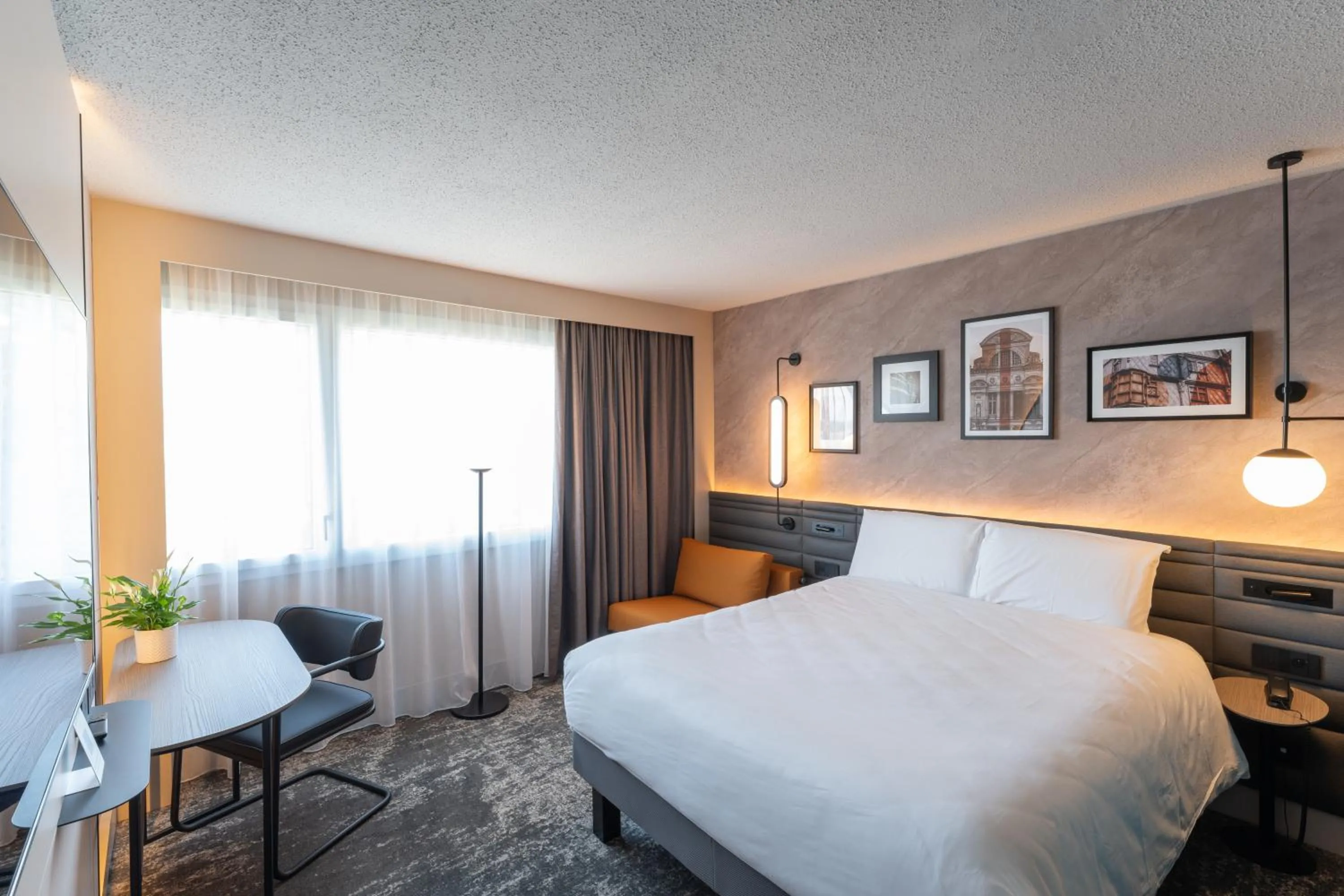 Bed in Novotel Angers Lac de Maine